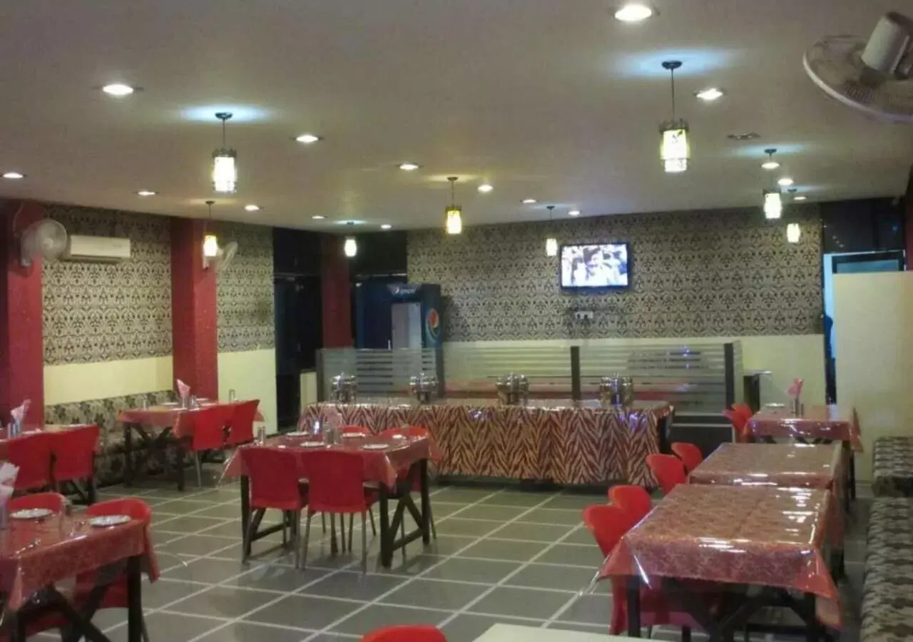 Restaurant/places to eat in Hotel The Pride Restaurant/places to eat in Hotel The Pride