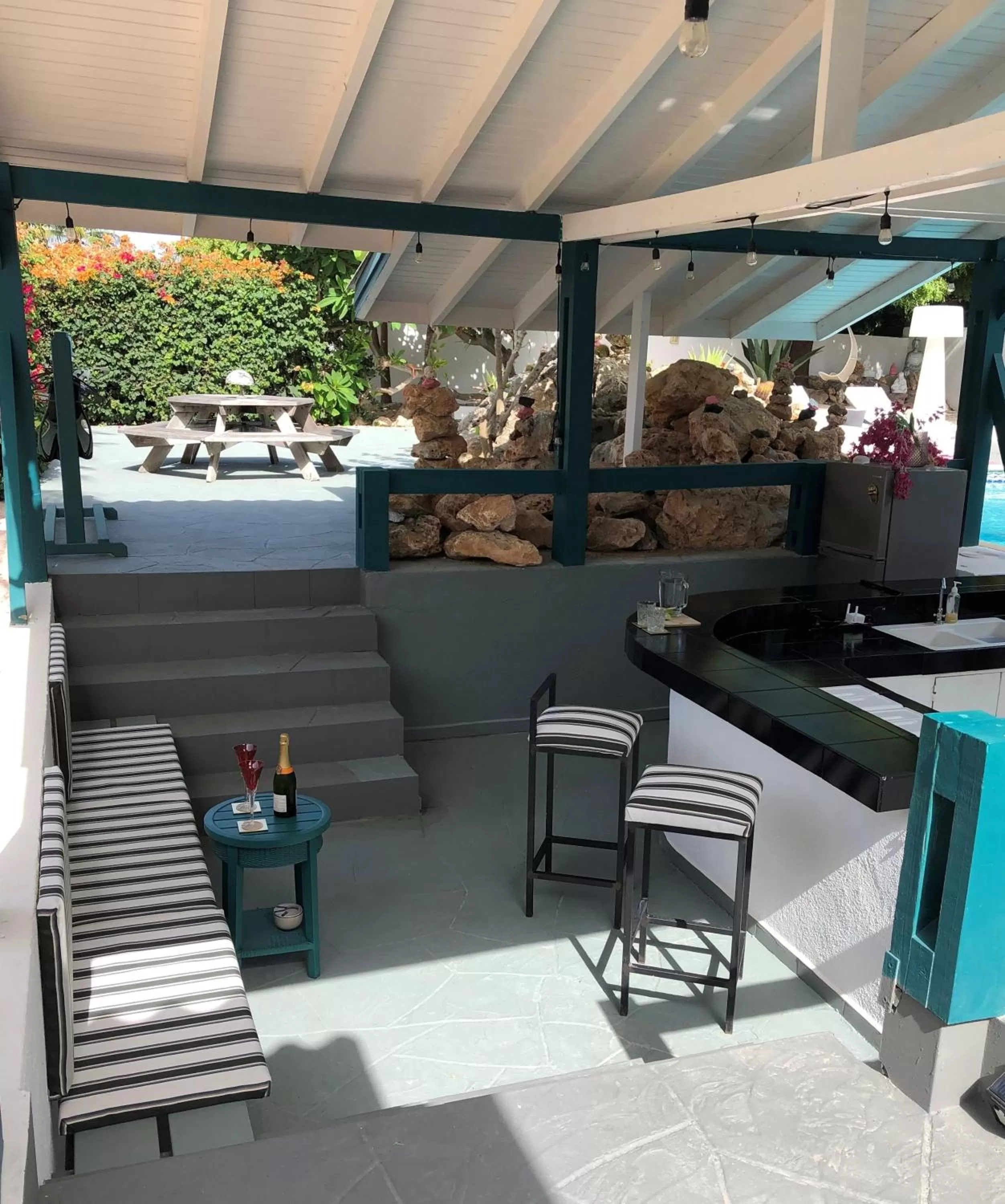 Lounge or bar, Restaurant/Places to Eat in THUISHAVEN boutique mini-resort - fantastic garden and large pool - adults only