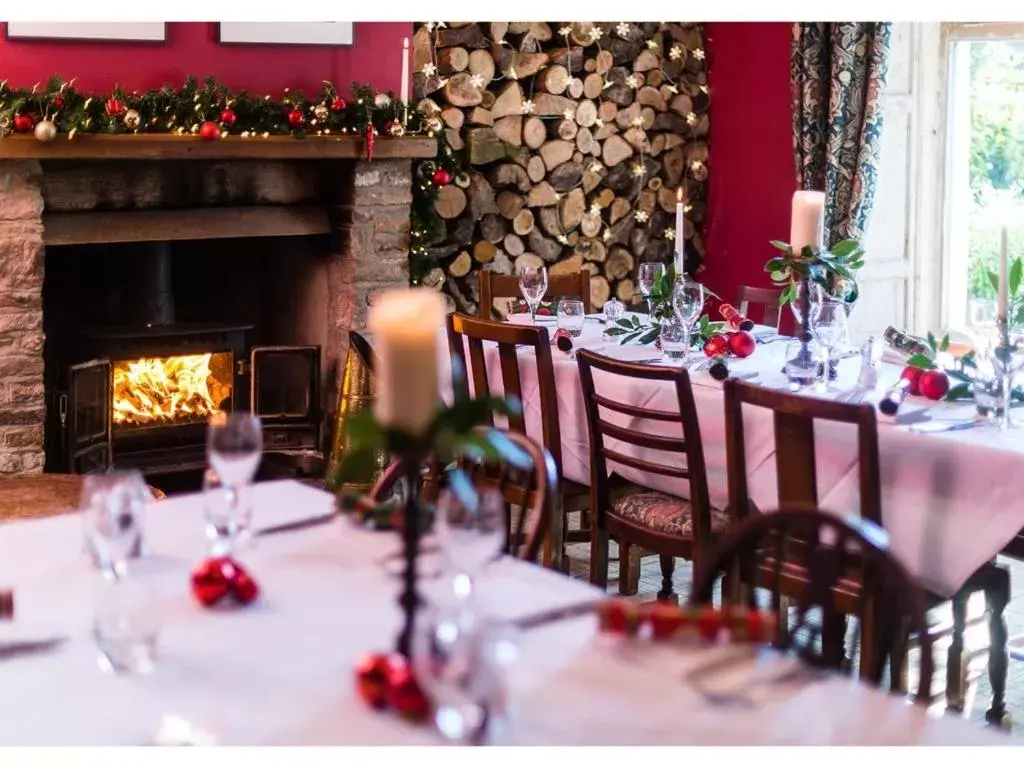 Dining area, Restaurant/Places to Eat in The Oakhill Inn