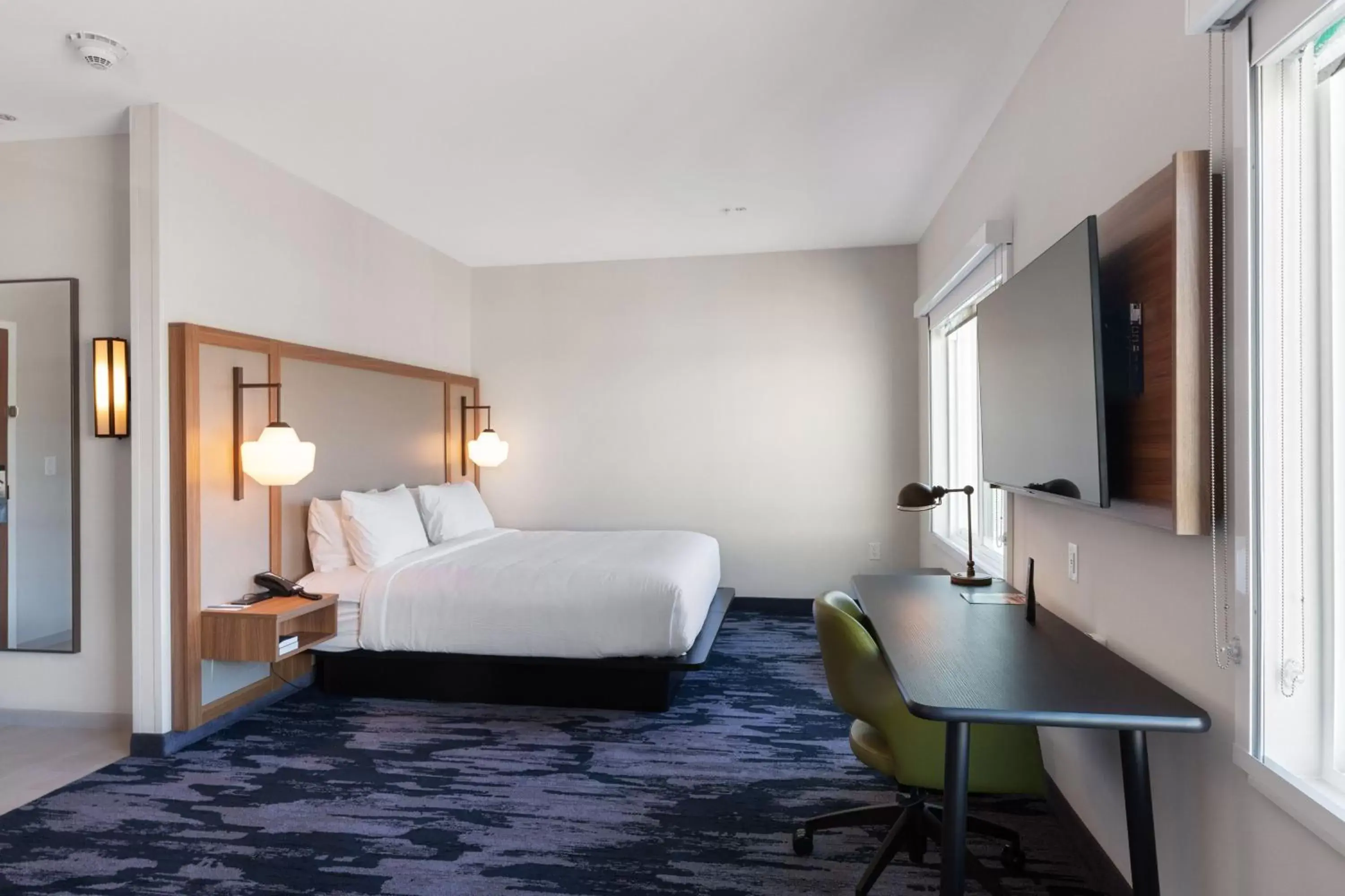 Photo of the whole room, Bed in Fairfield by Marriott Inn & Suites San Francisco Pacifica