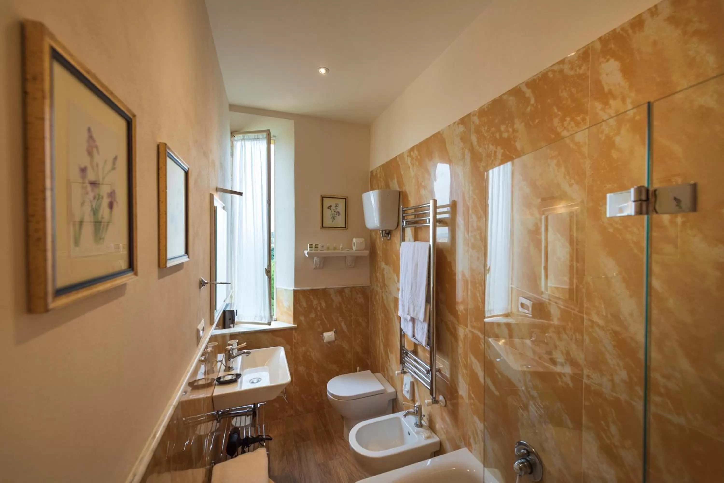Bathroom in Villa Scacciapensieri Boutique Hotel