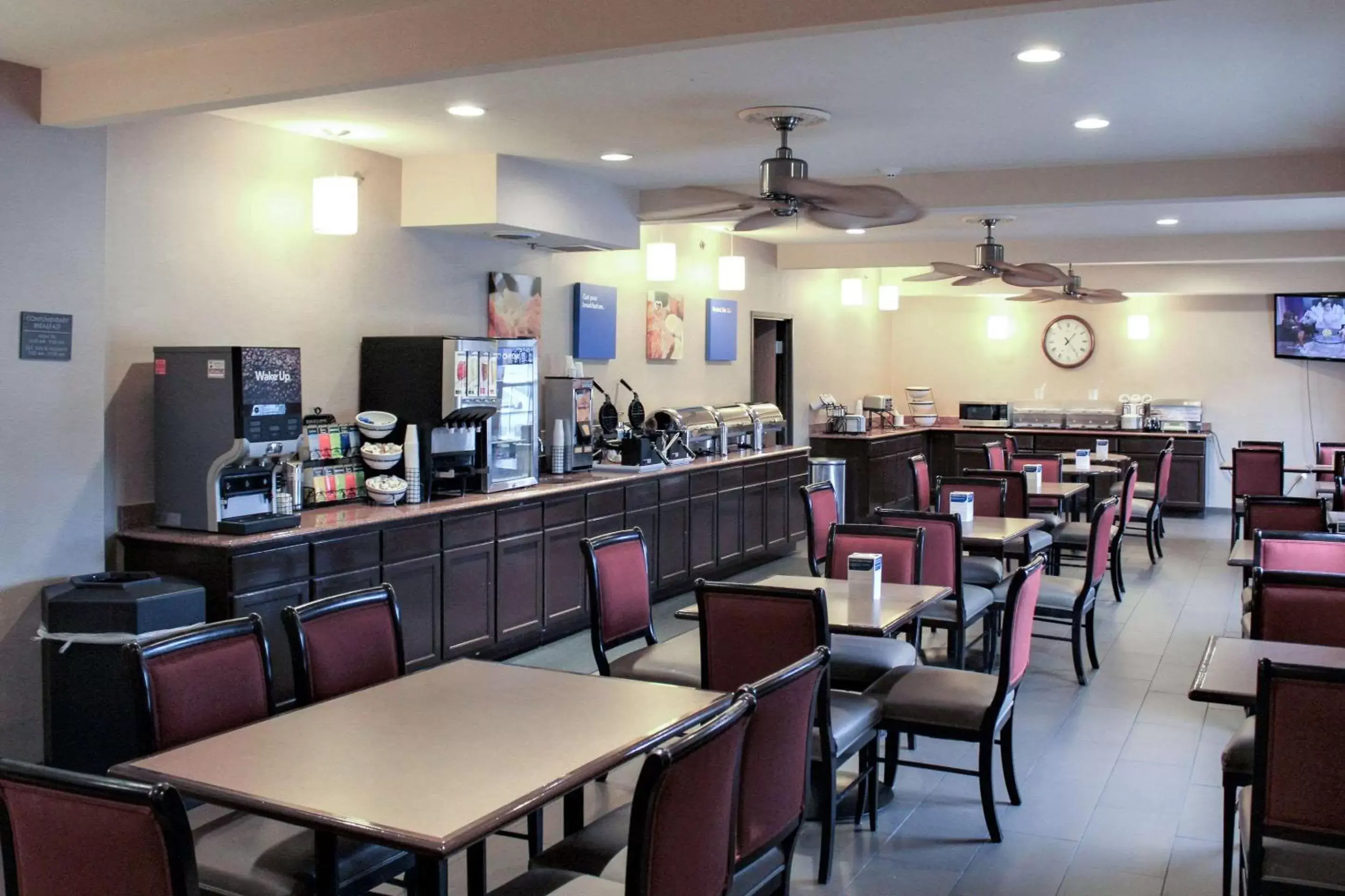 Restaurant/Places to Eat in Comfort Inn & Suites - Chesterfield
