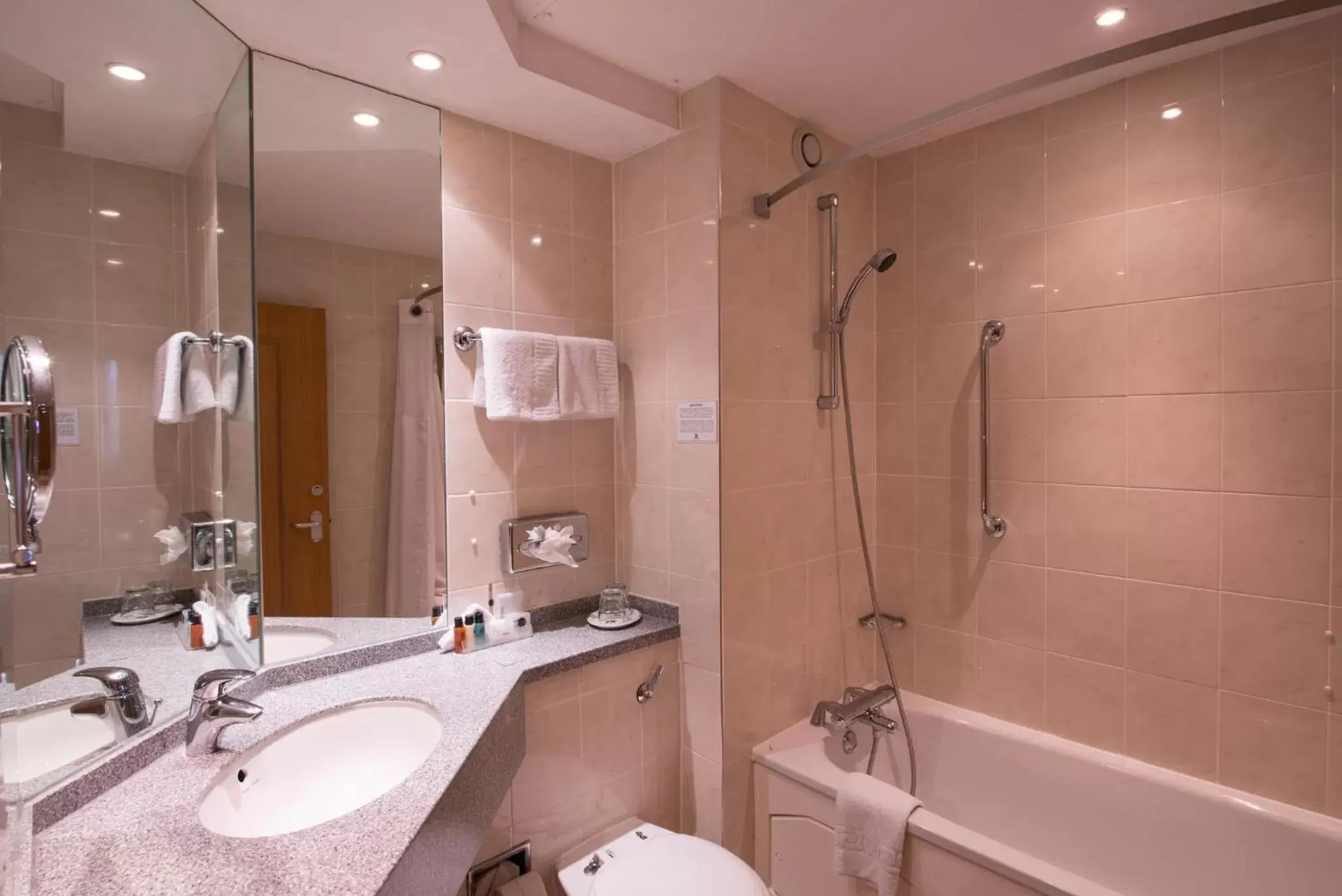 Photo of the whole room, Bathroom in Holiday Inn Leamington Spa - Warwick, an IHG Hotel