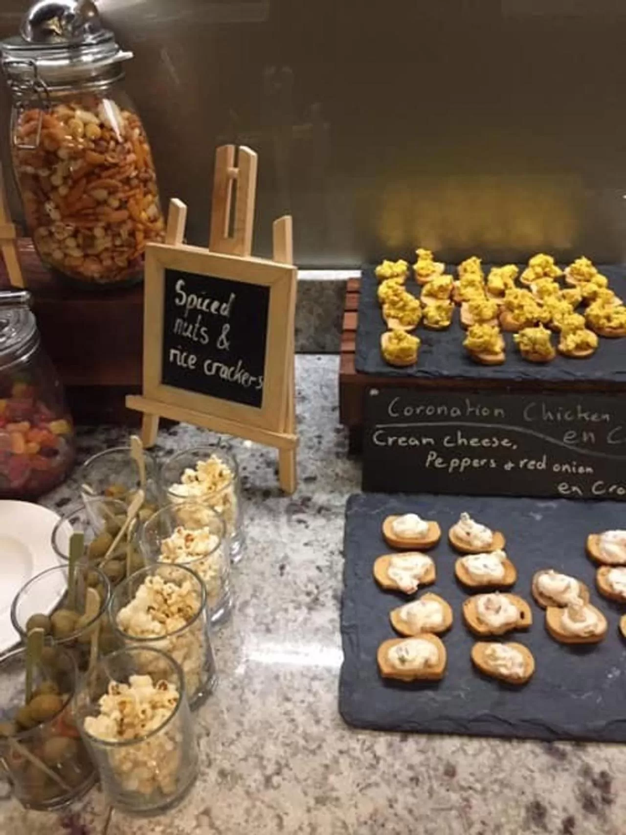 Lounge or bar in Crowne Plaza Harrogate by IHG