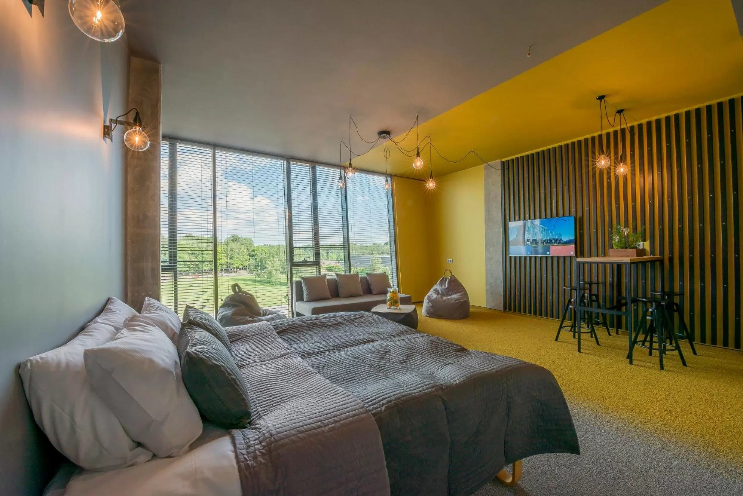 Deluxe Family Room in Urbihop Hotel