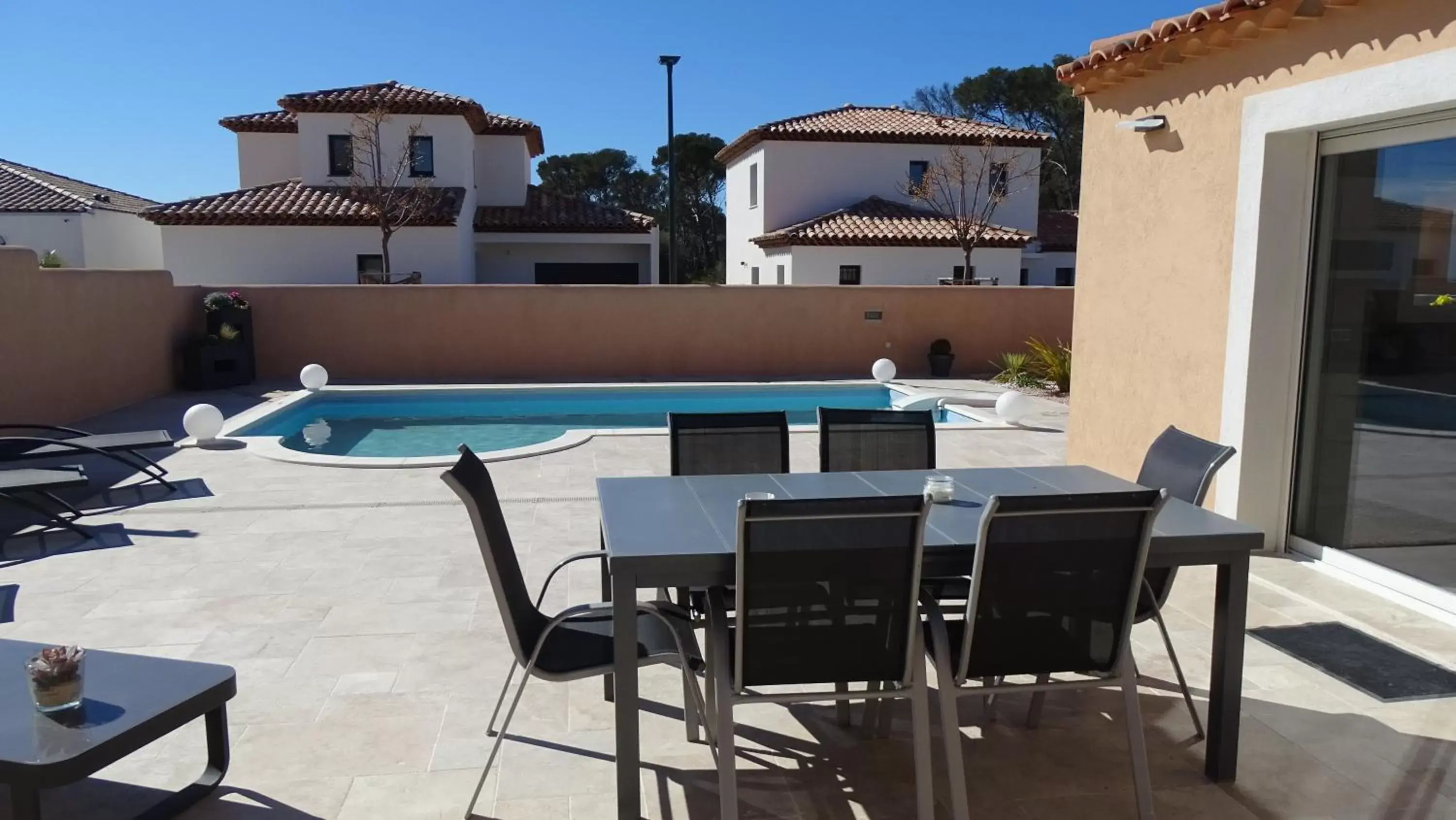 Swimming Pool in Chambre d'hôtes dans Villa Diane