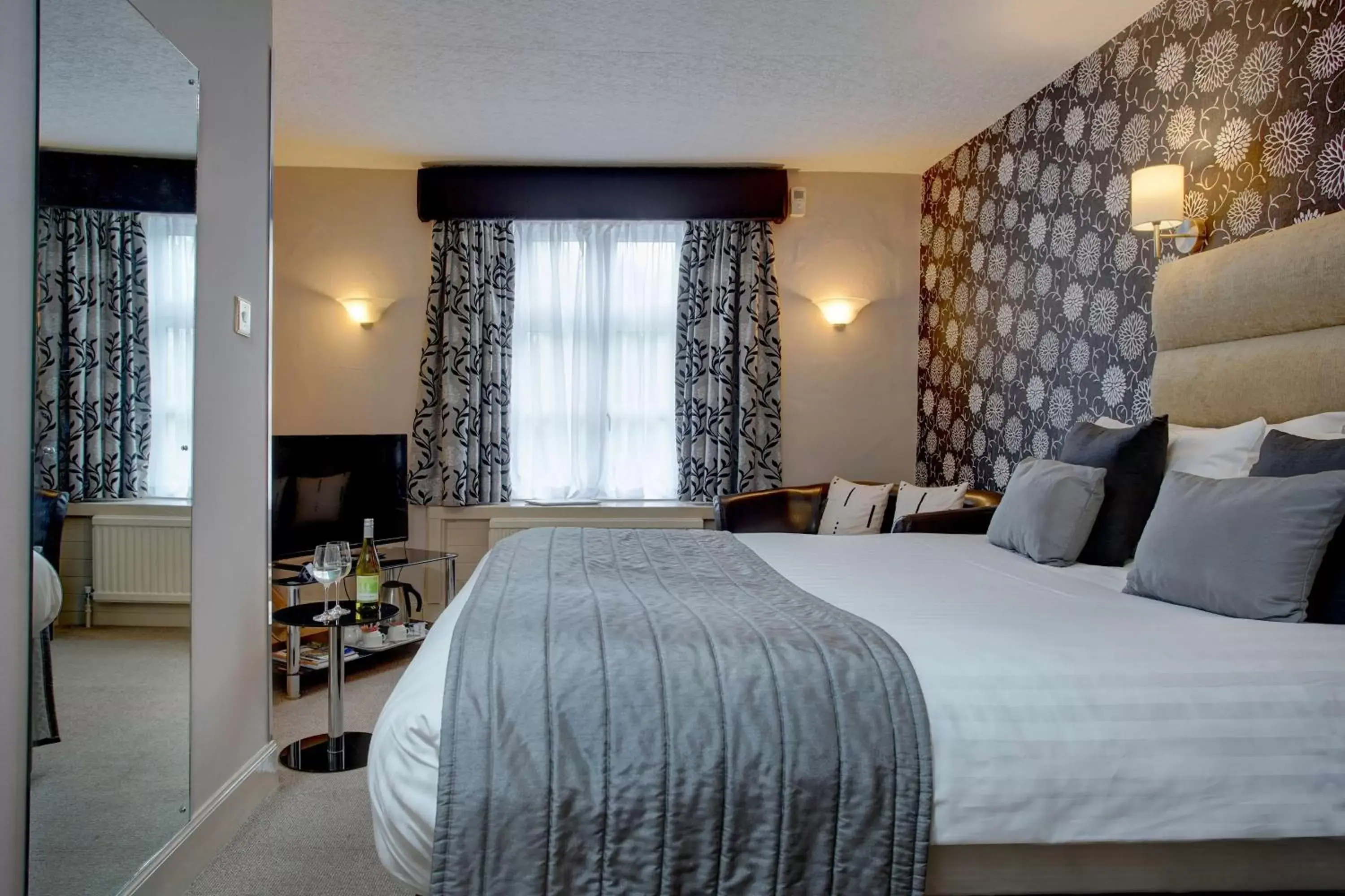 Photo of the whole room, Bed in Philipburn Hotel, BW Signature Collection Photo of the whole room, Bed in Philipburn Hotel, BW Signature Collection