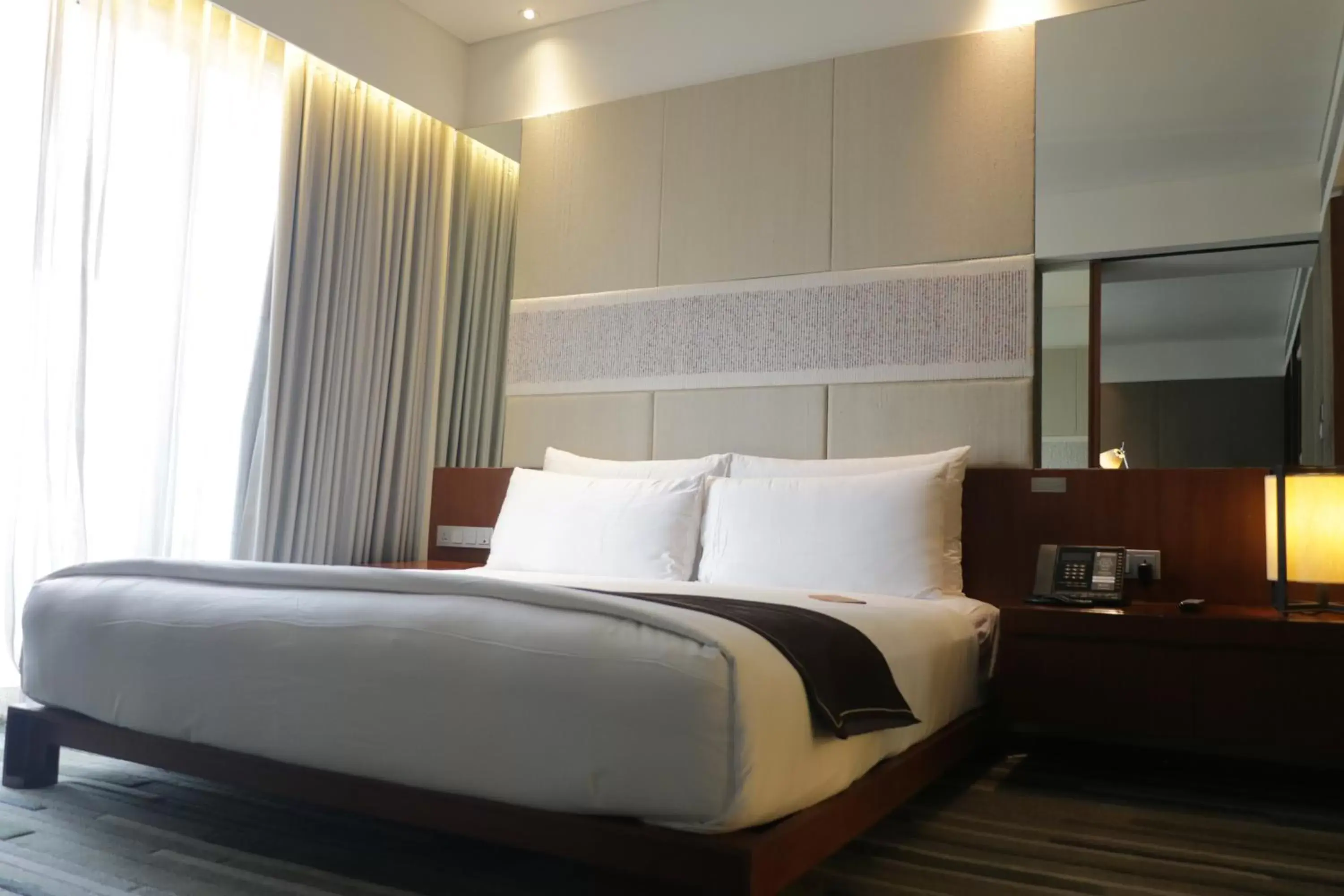 Bedroom, Bed in Hansar Bangkok - SHA Extra Plus