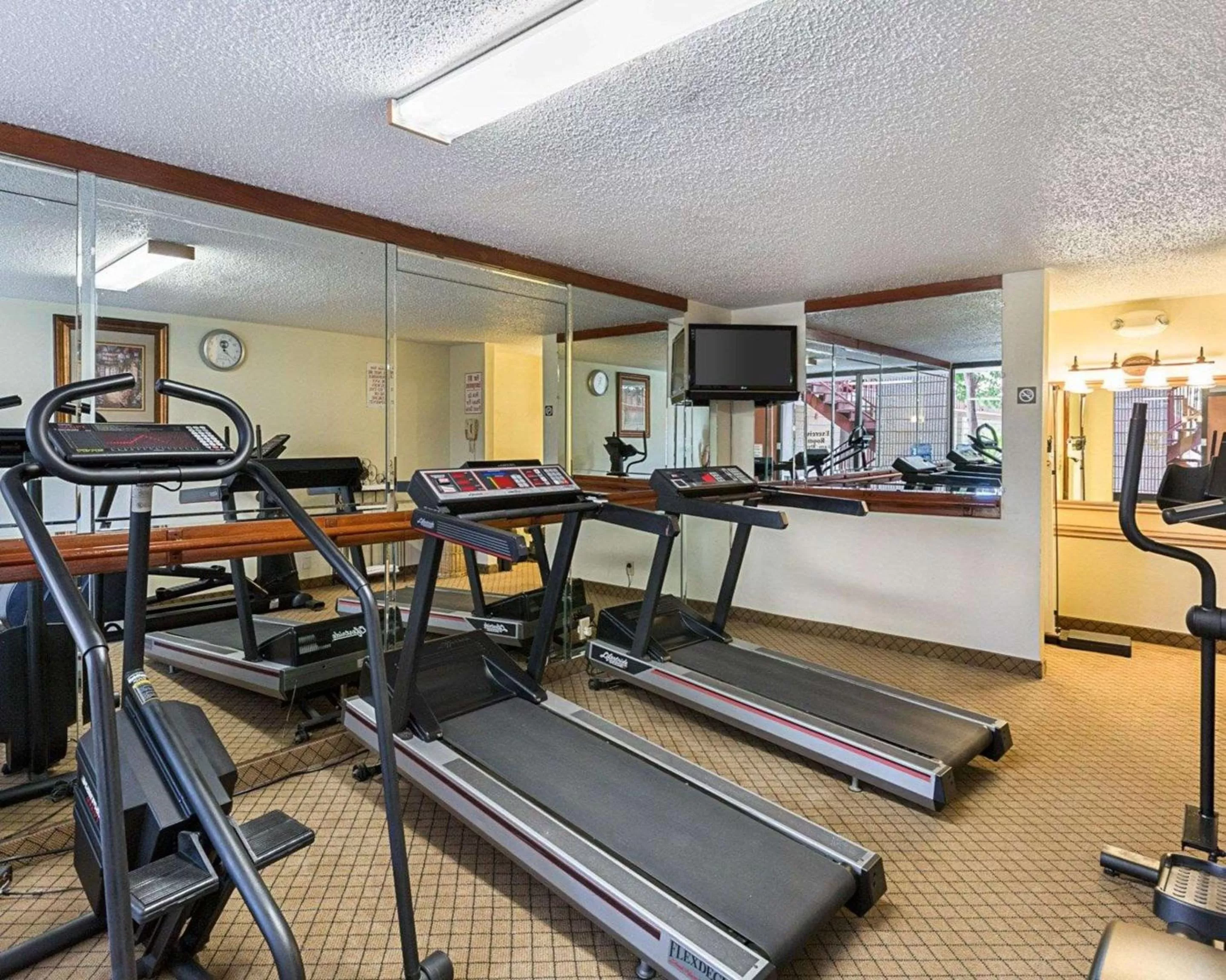 Fitness centre/facilities in GreenTree Hotel & Extended Stay I-10 FWY Houston, Channelview, Baytown