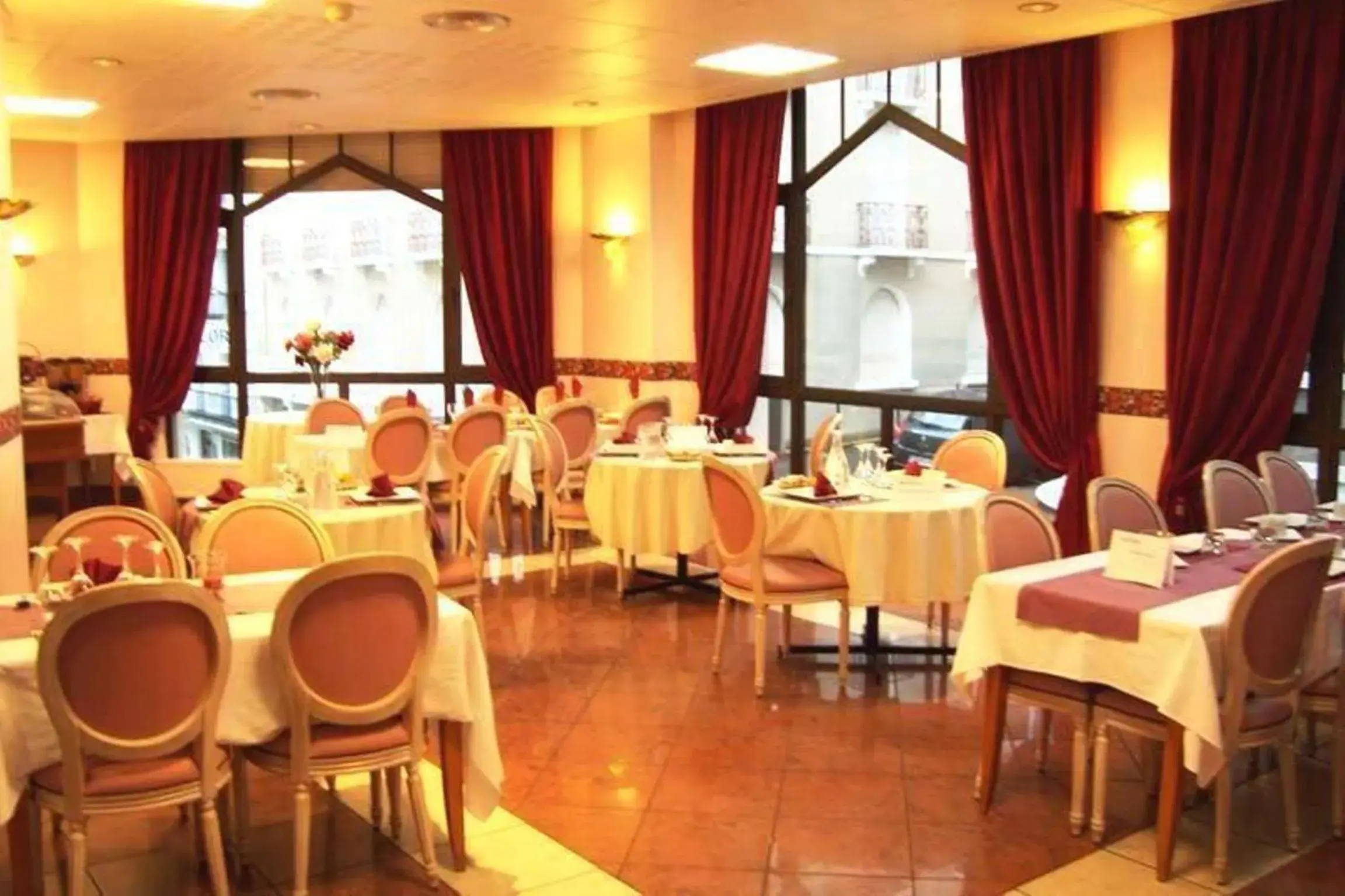 Restaurant/Places to Eat in Hotel Angelic-Myriam