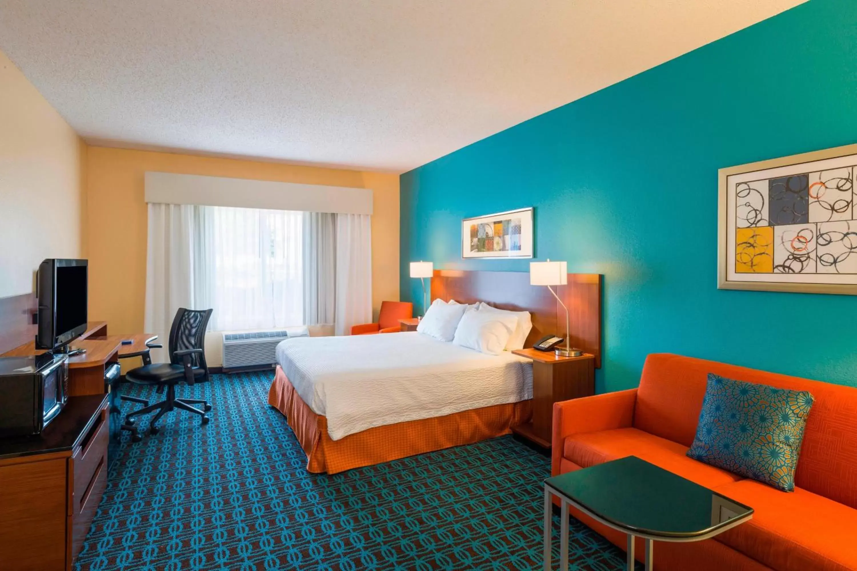 Photo of the whole room in Fairfield Inn & Suites by Marriott Allentown Bethlehem/Lehigh Valley Airport