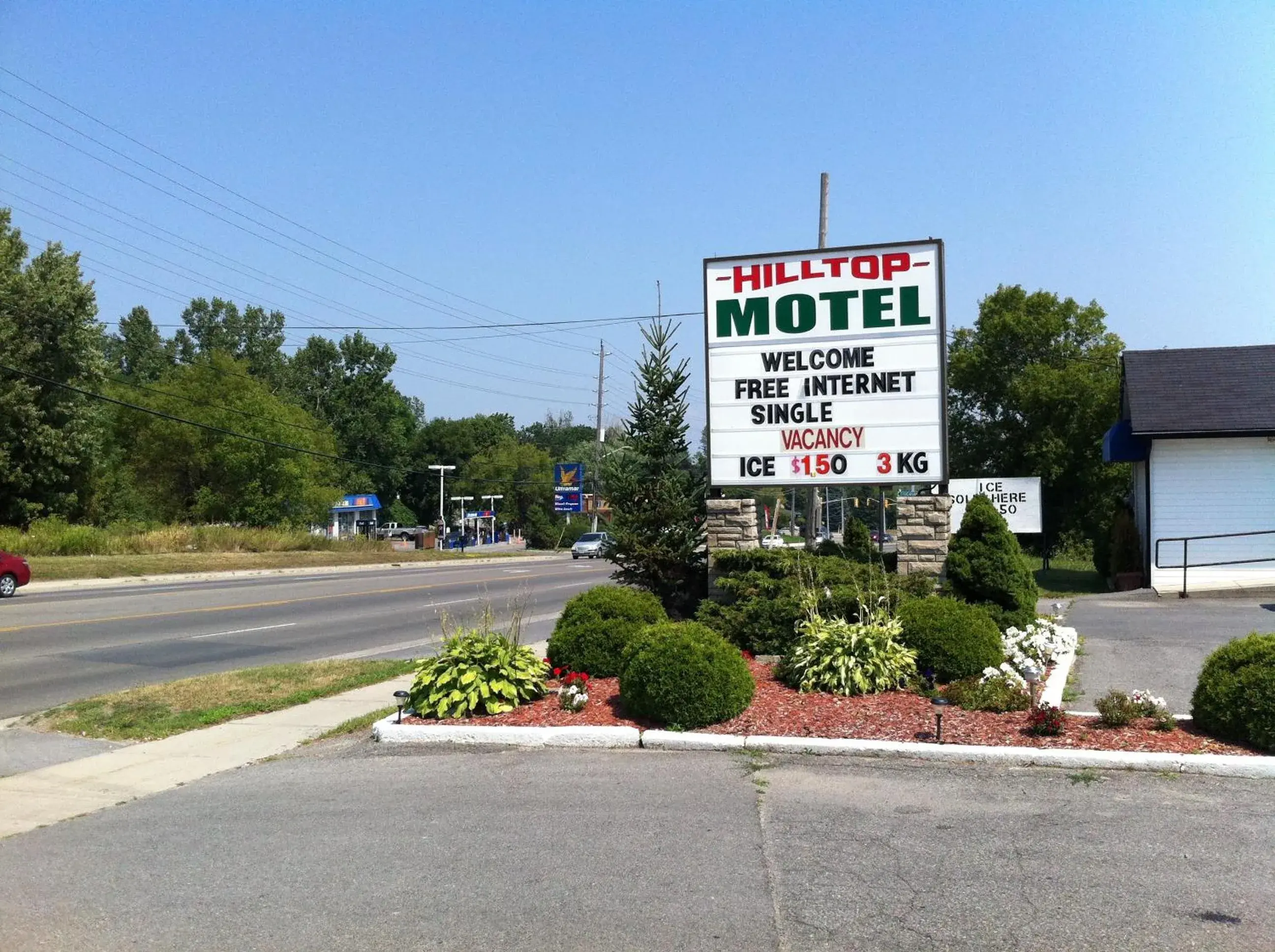 Property logo or sign, Property Building in Hilltop Motel