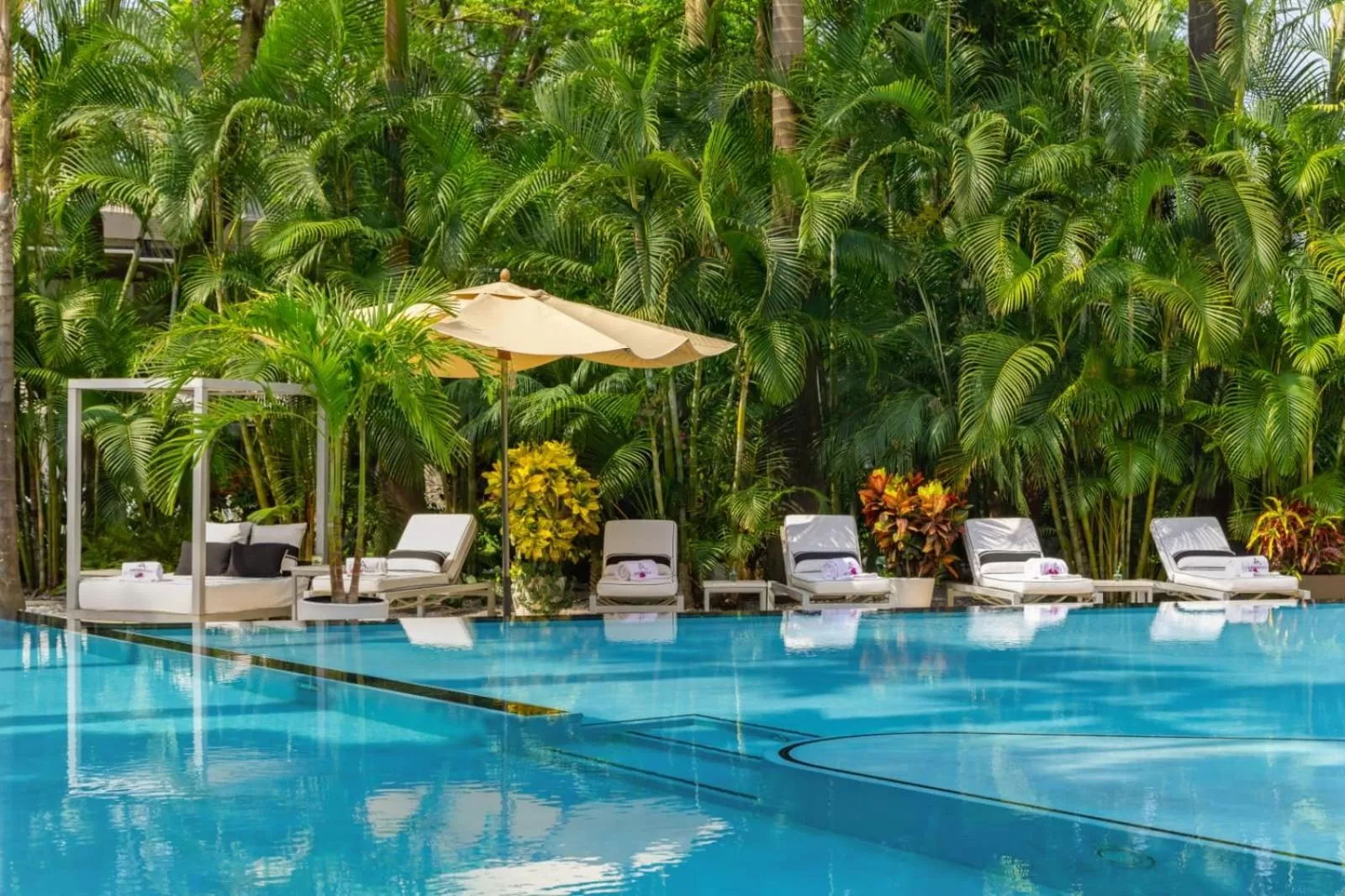 Swimming pool in Anticavilla Hotel Restaurante & Spa