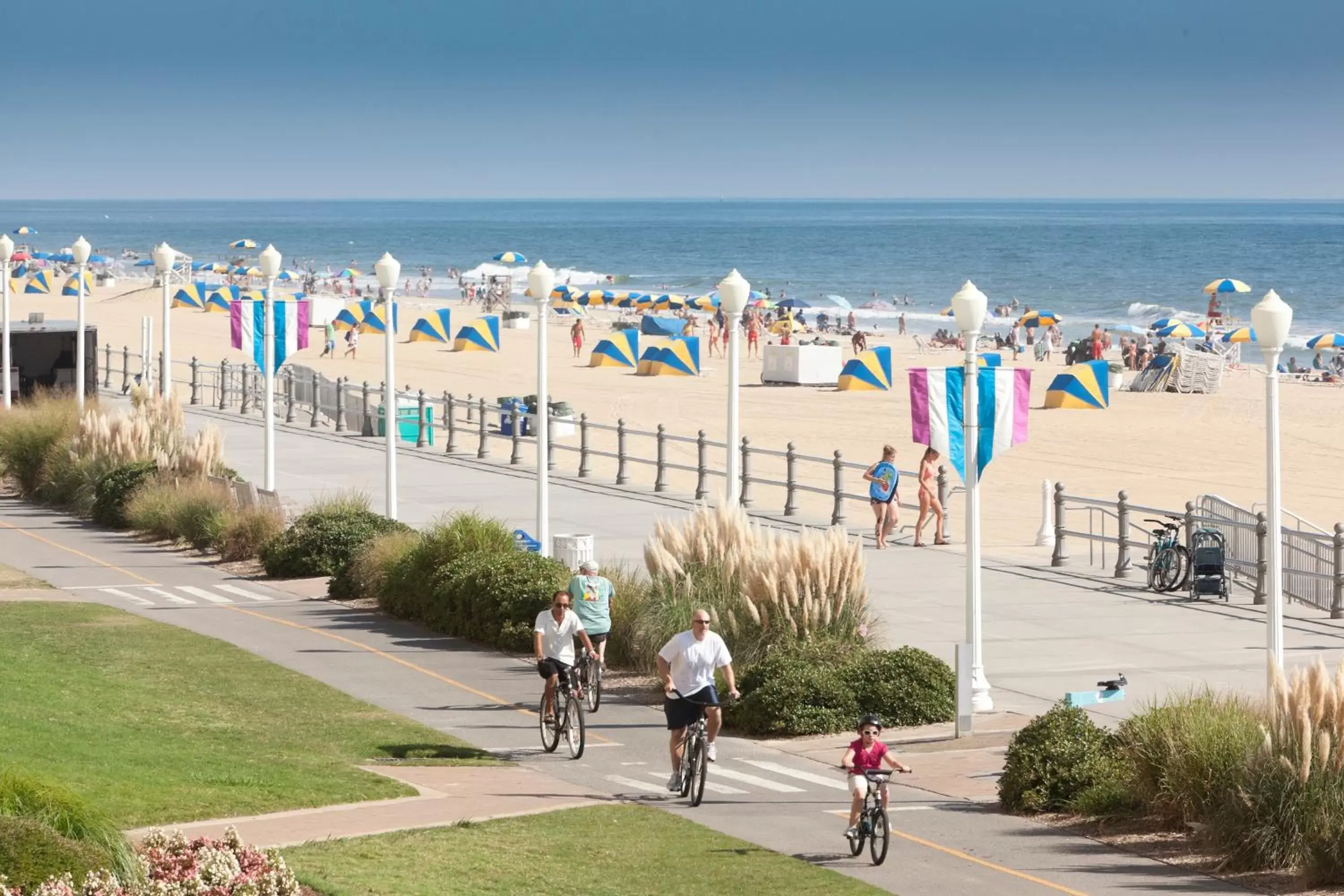 Area and facilities, Beach in Country Inn & Suites by Radisson, Virginia Beach (Oceanfront), VA