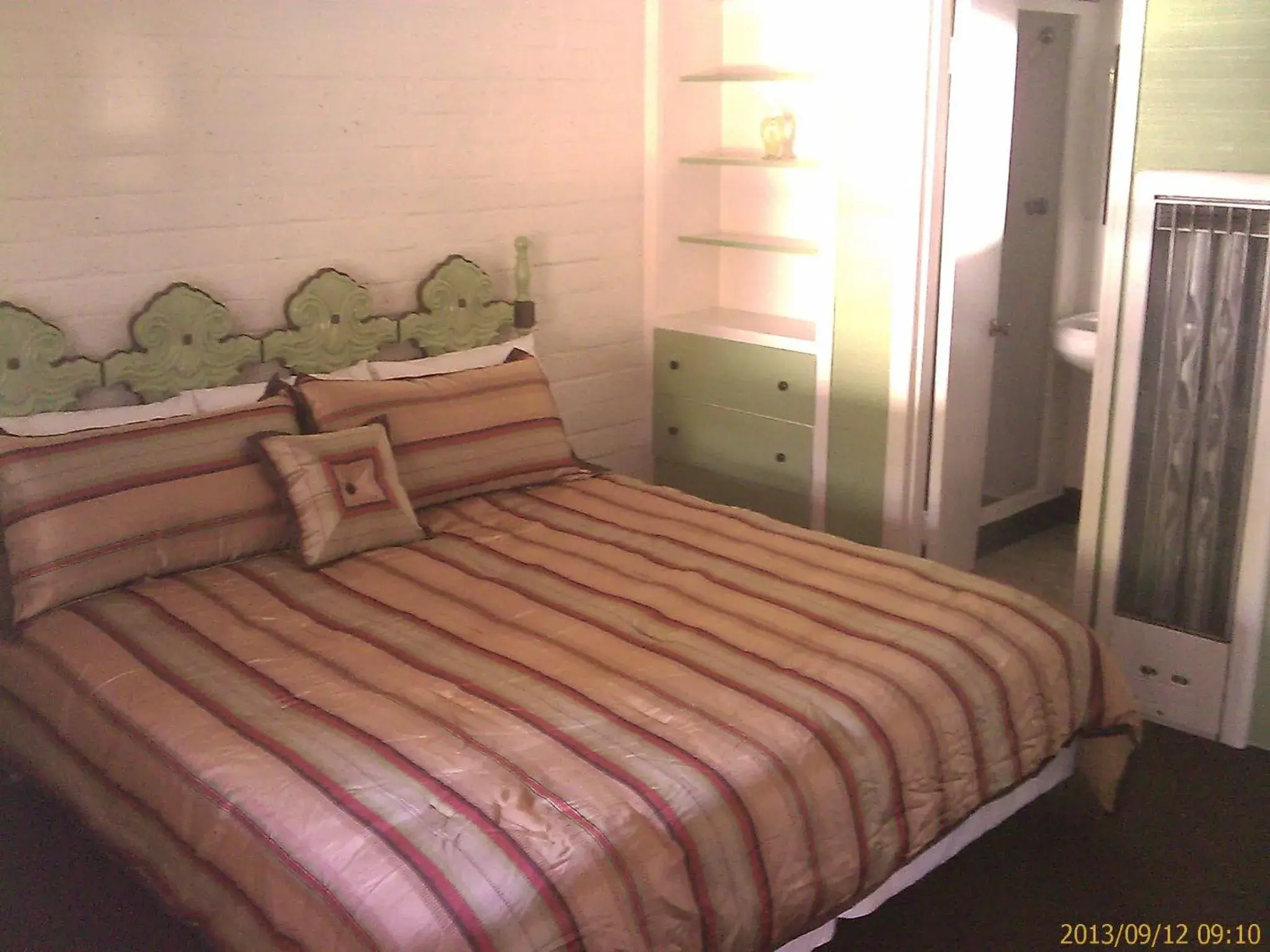 Bed in Ranch Motel