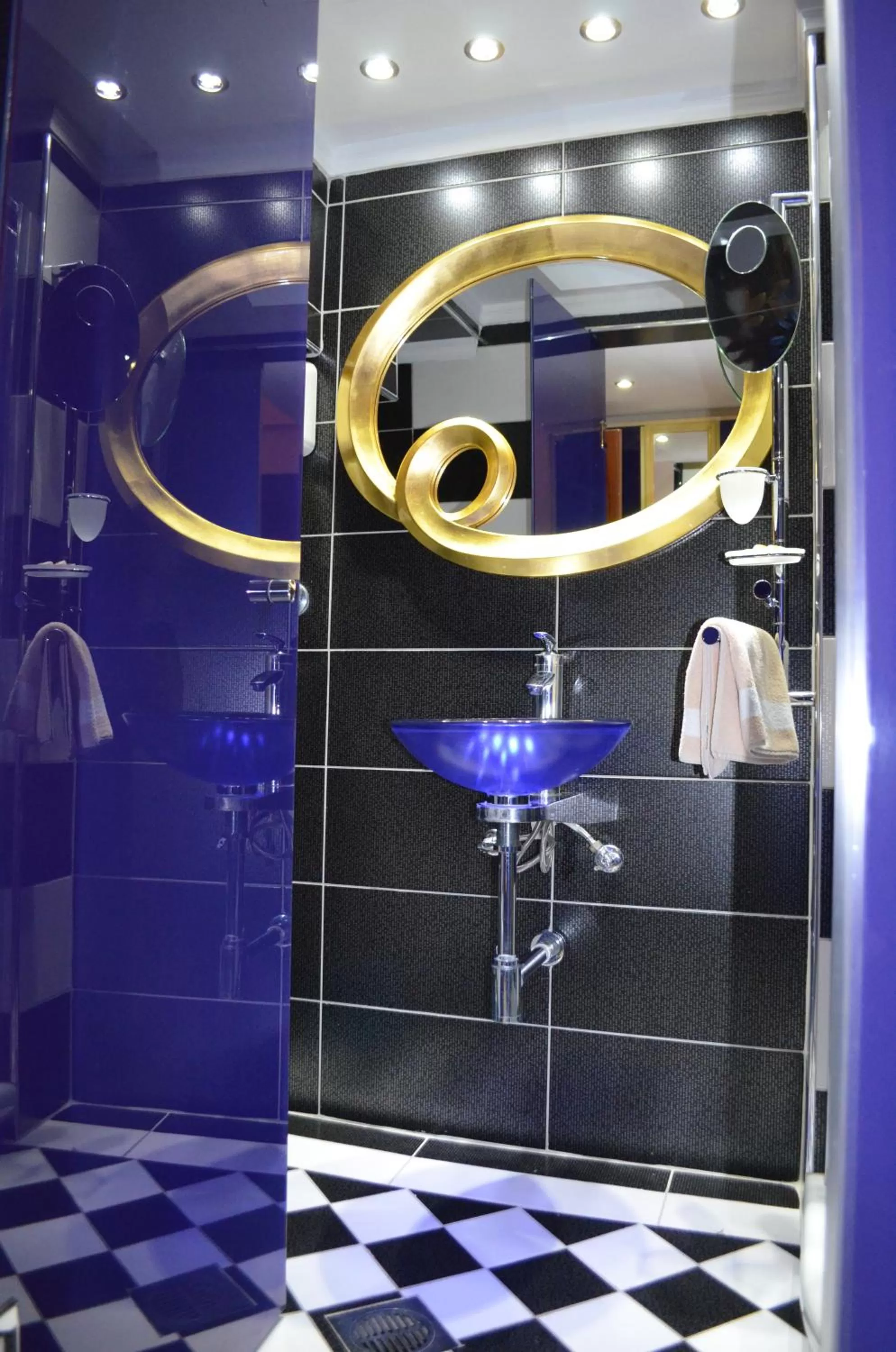 Bathroom in Ellinis Hotel