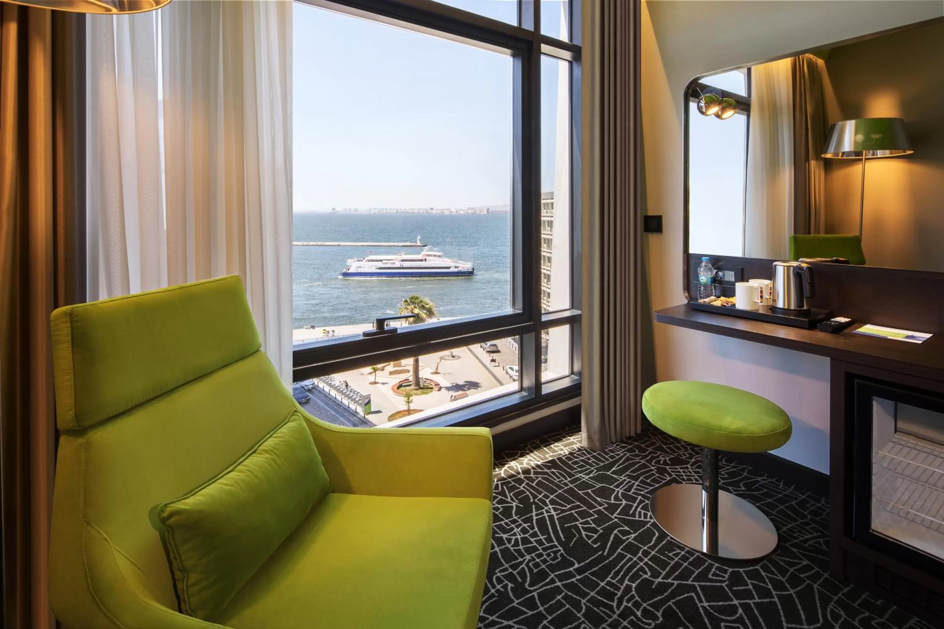 Seating area in Park Inn by Radisson Izmir