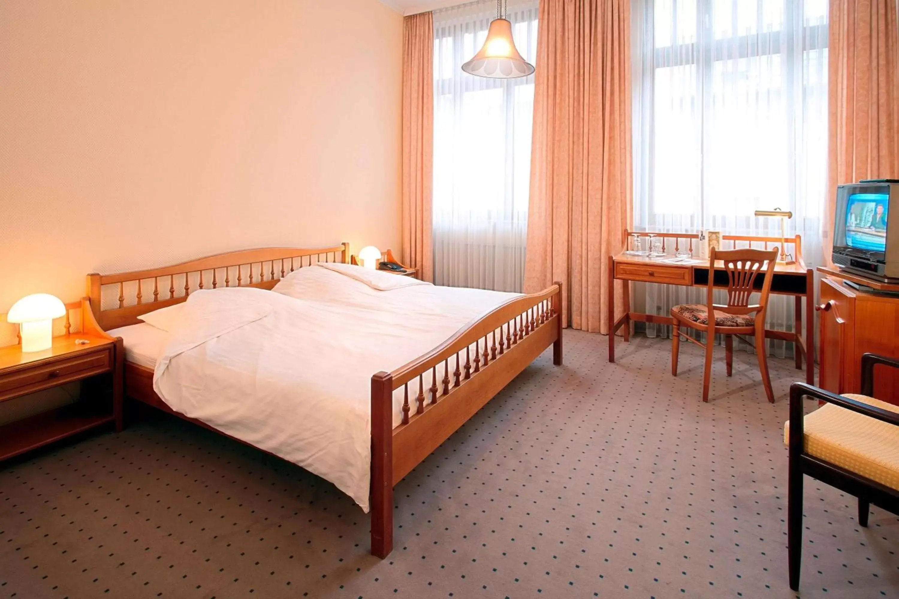 Bedroom, Bed in Tryp by Wyndham Kassel City Centre