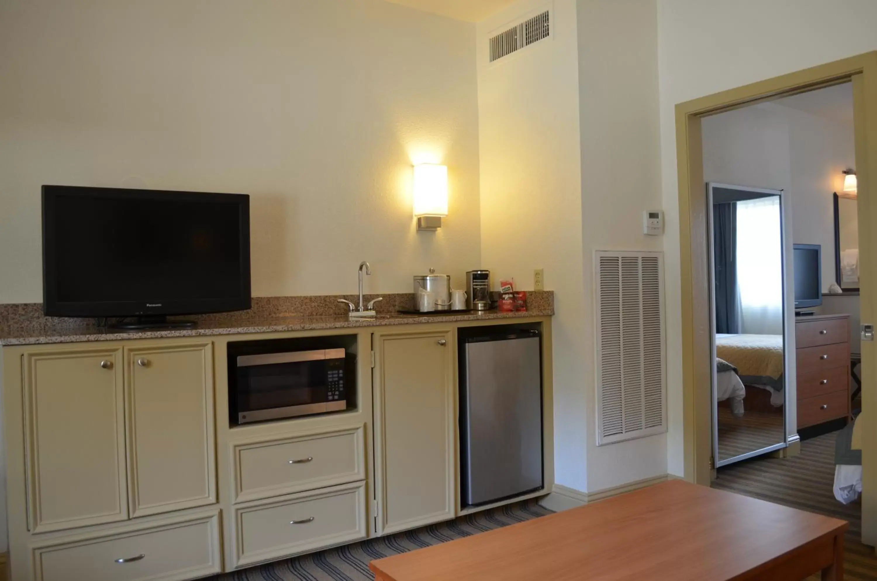 TV and multimedia, TV/Entertainment Center in Comfort Suites Medical District near Mall of Louisiana