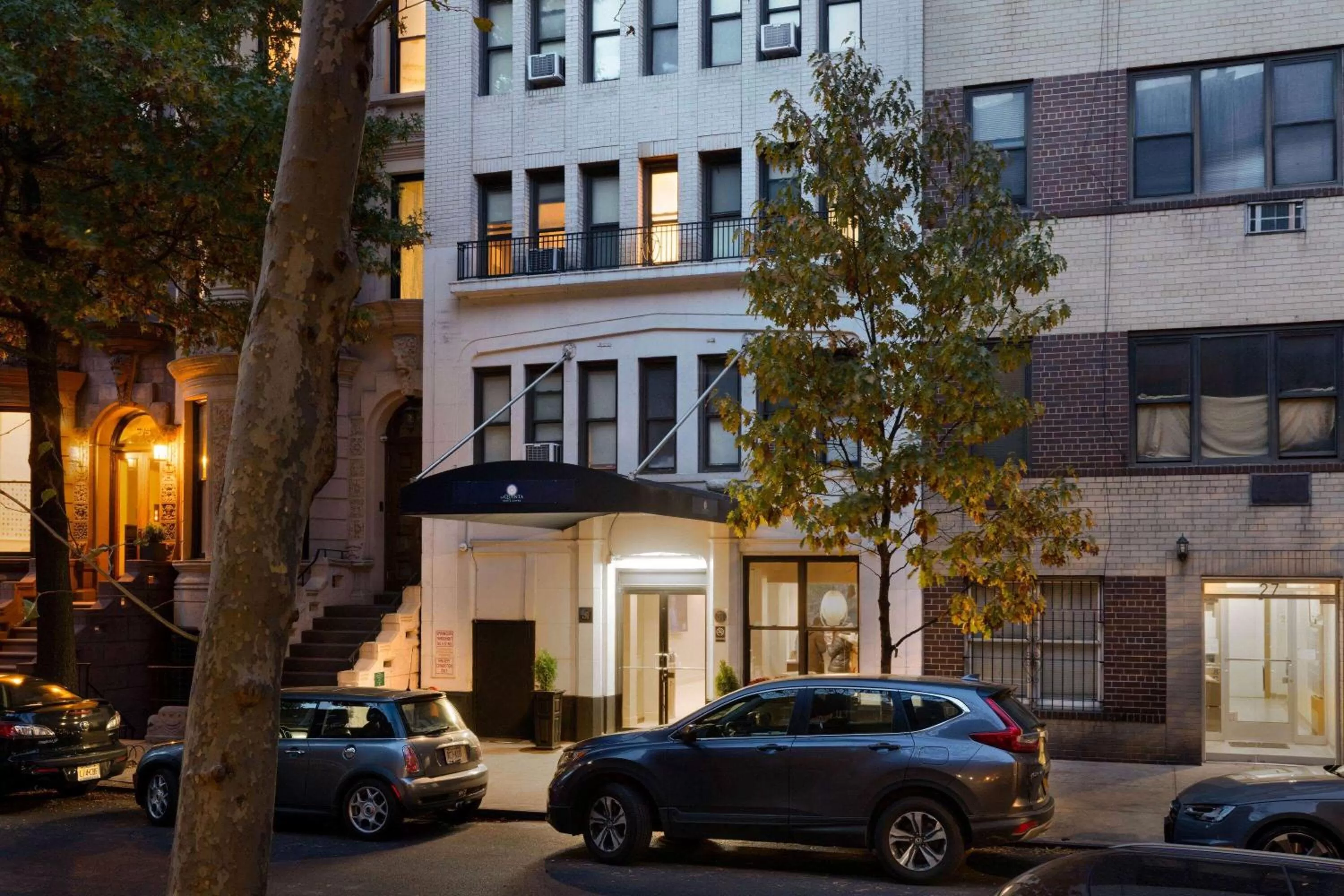 Property building in La Quinta by Wyndham New York City Central Park