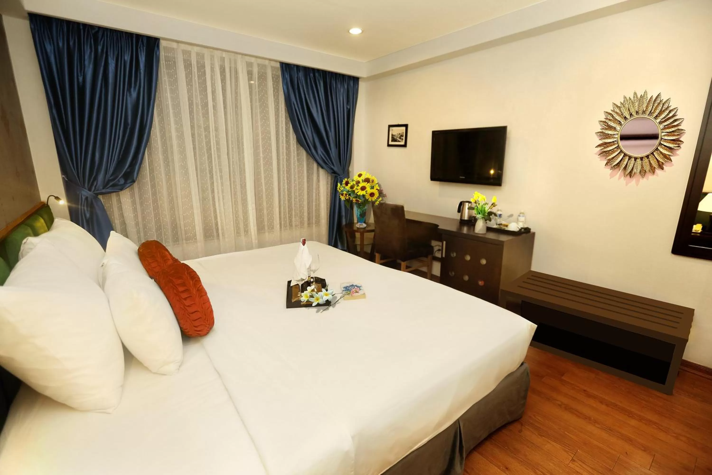 Bed in Aviary Hanoi Hotel & Travel