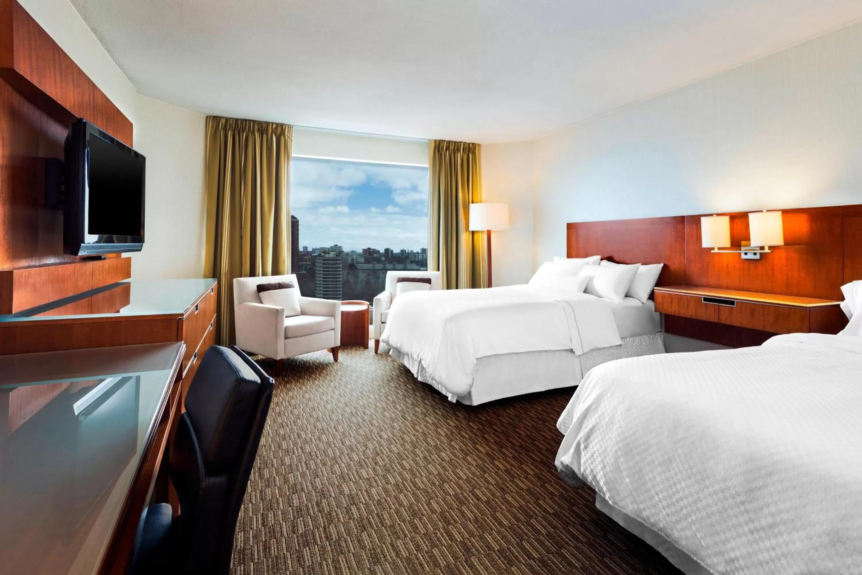 Photo of the whole room, Bed in The Westin Ottawa