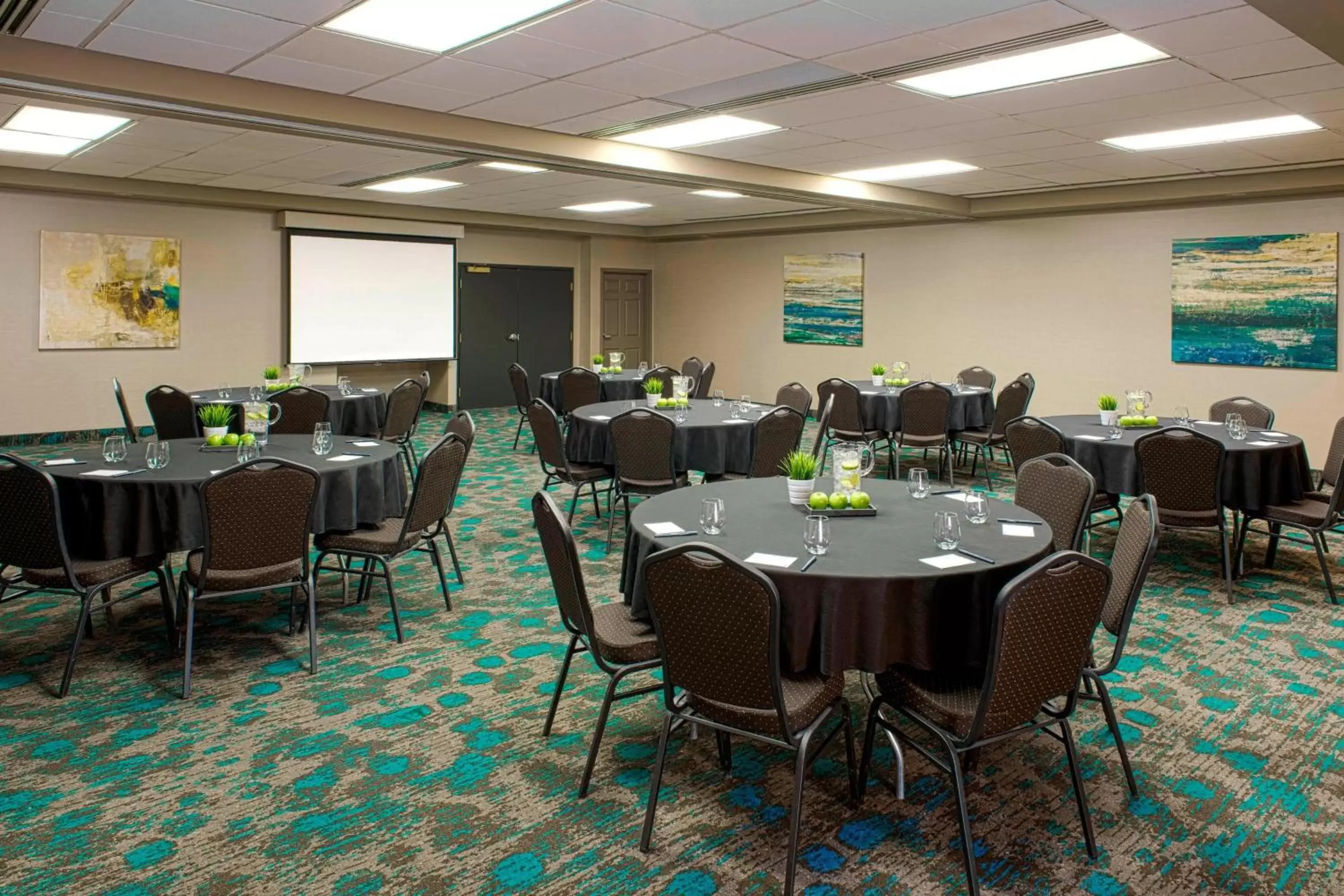 Meeting/conference room in SpringHill Suites by Marriott Old Montreal