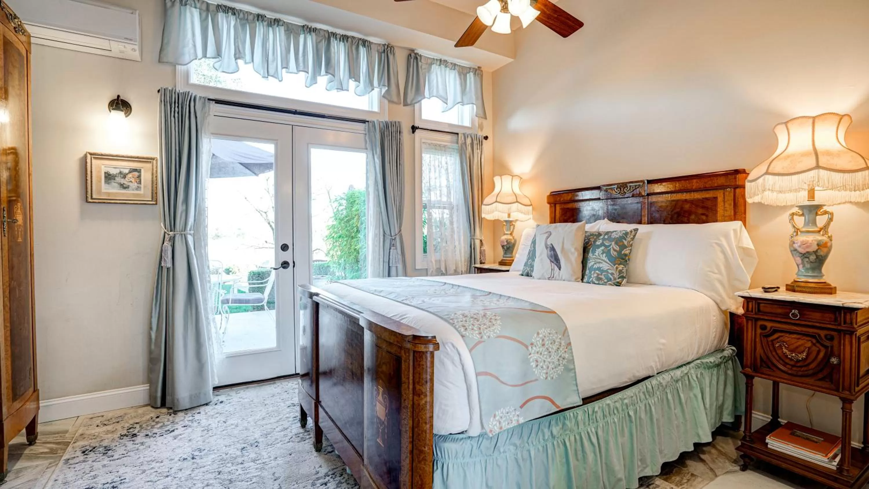 Suite with Terrace in The River Belle Inn