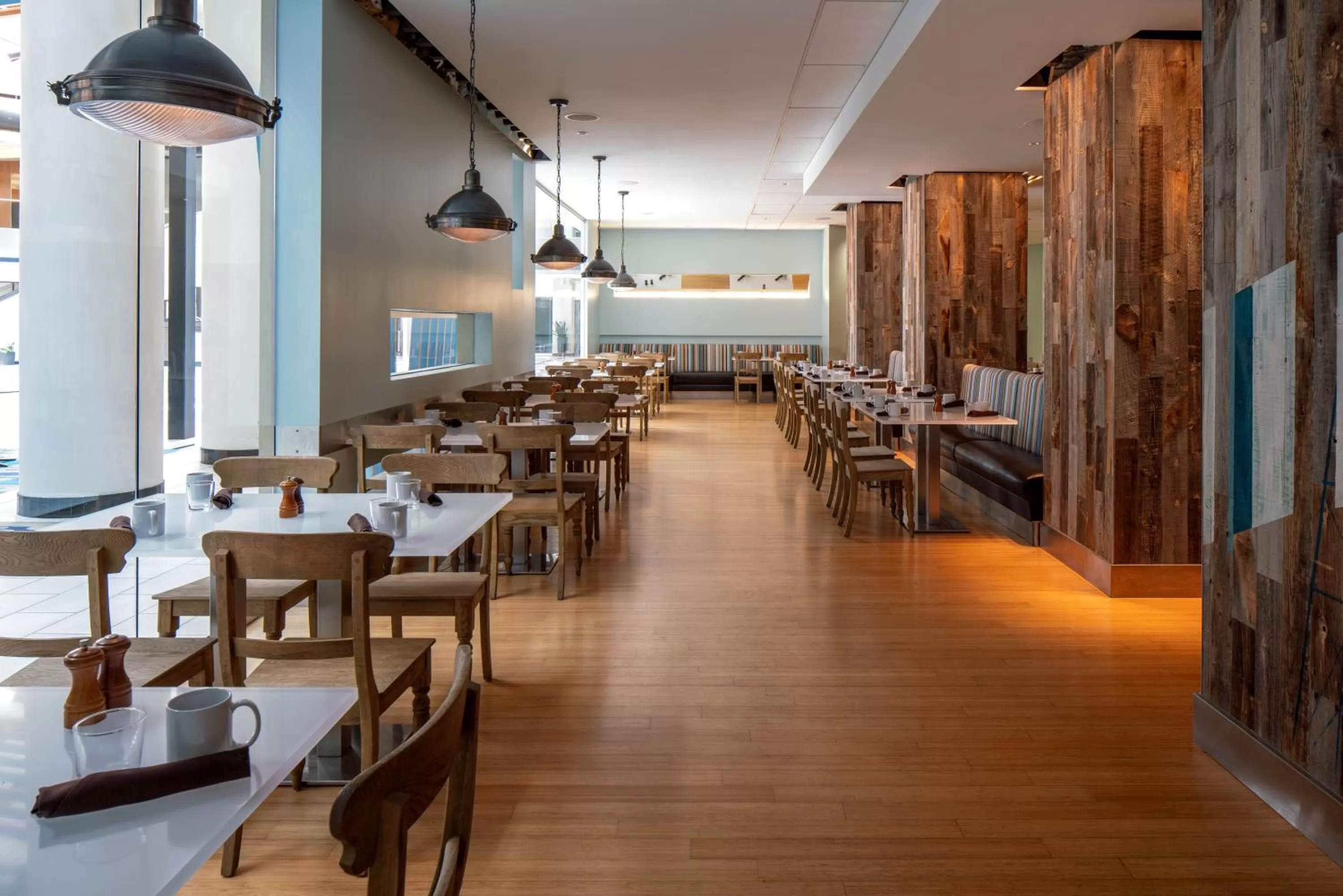 Restaurant/places to eat in Hyatt Regency Indianapolis