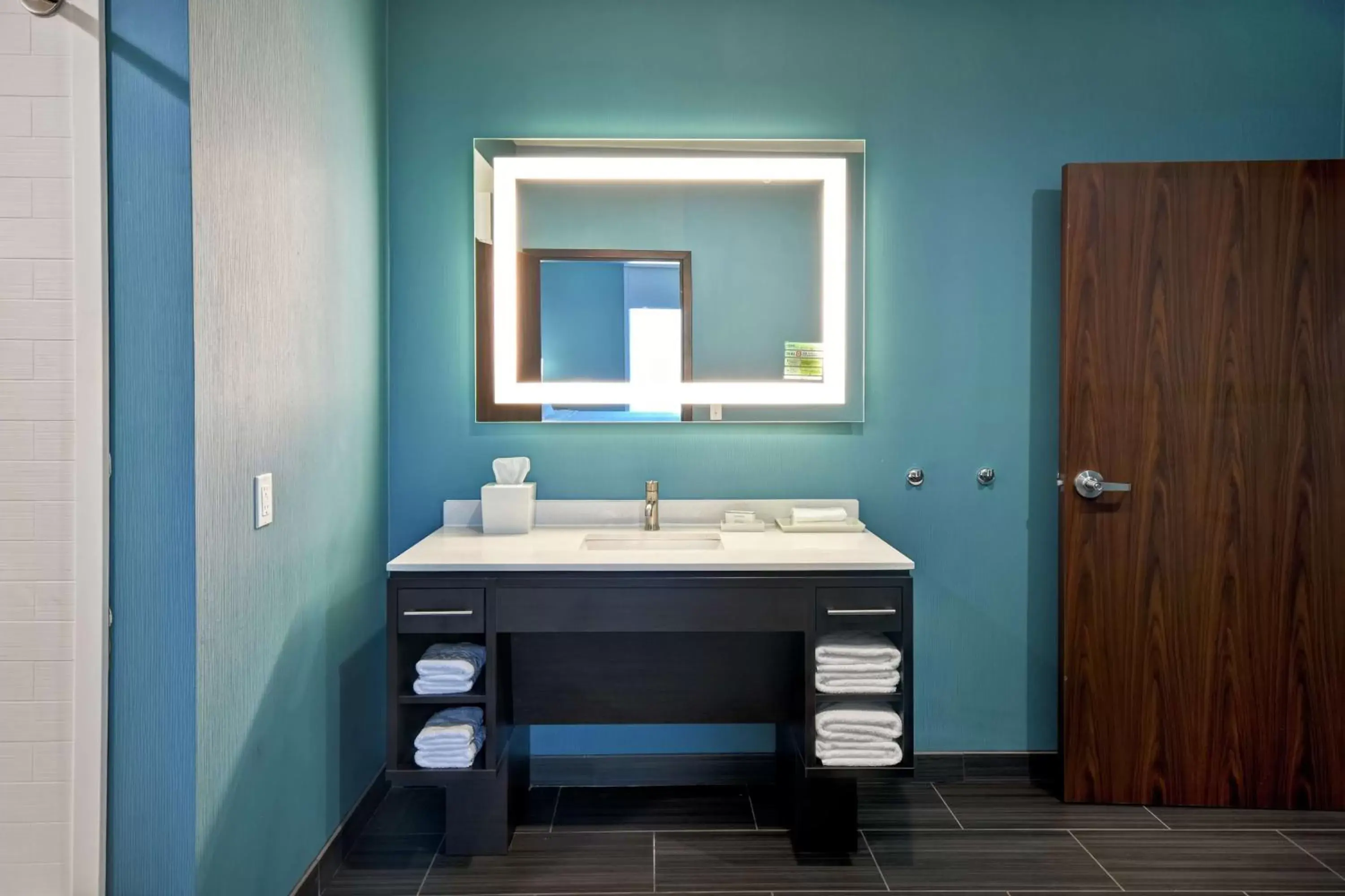Bathroom in Home2 Suites By Hilton El Reno