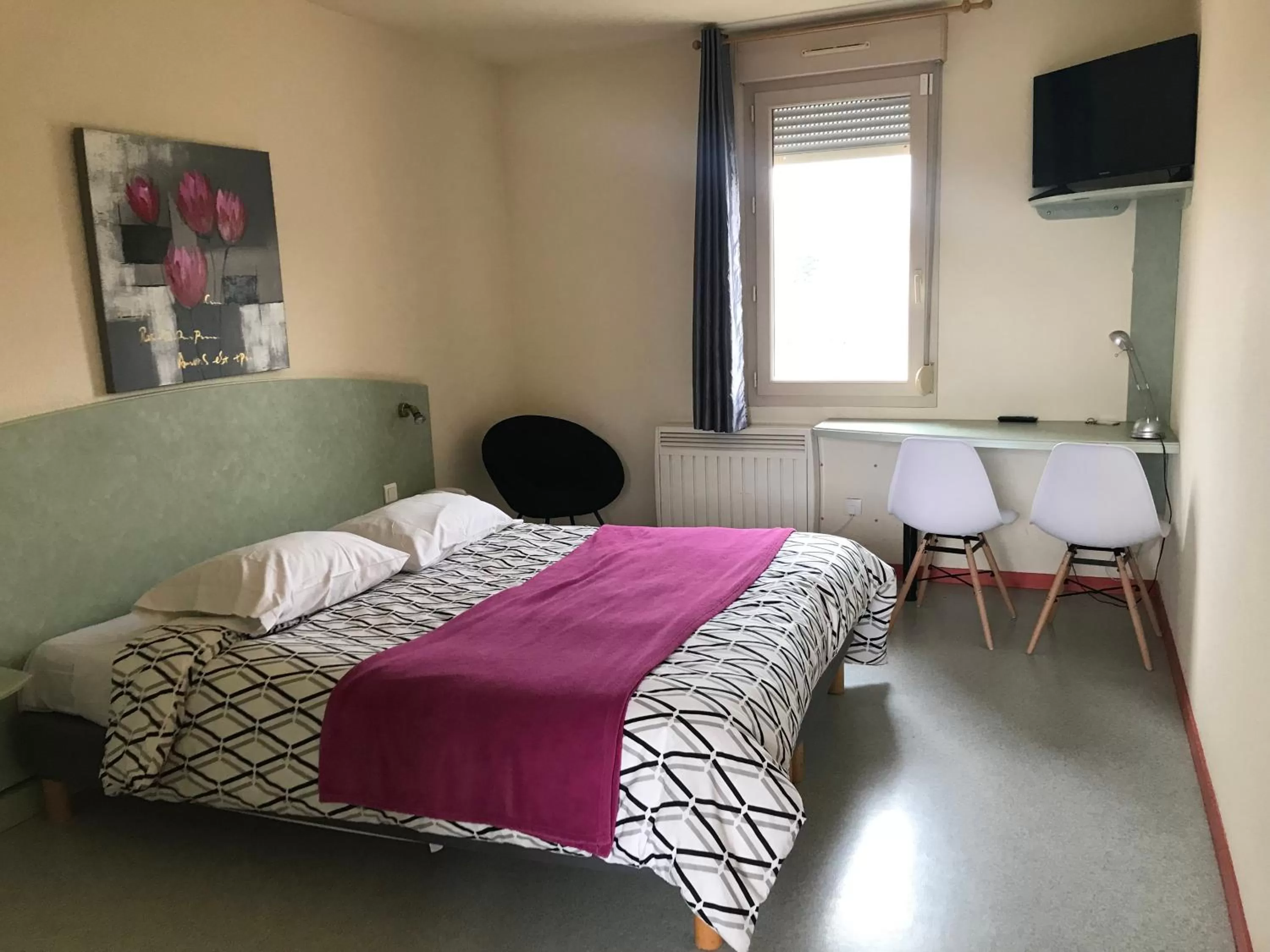 Photo of the whole room in Abel Hôtel