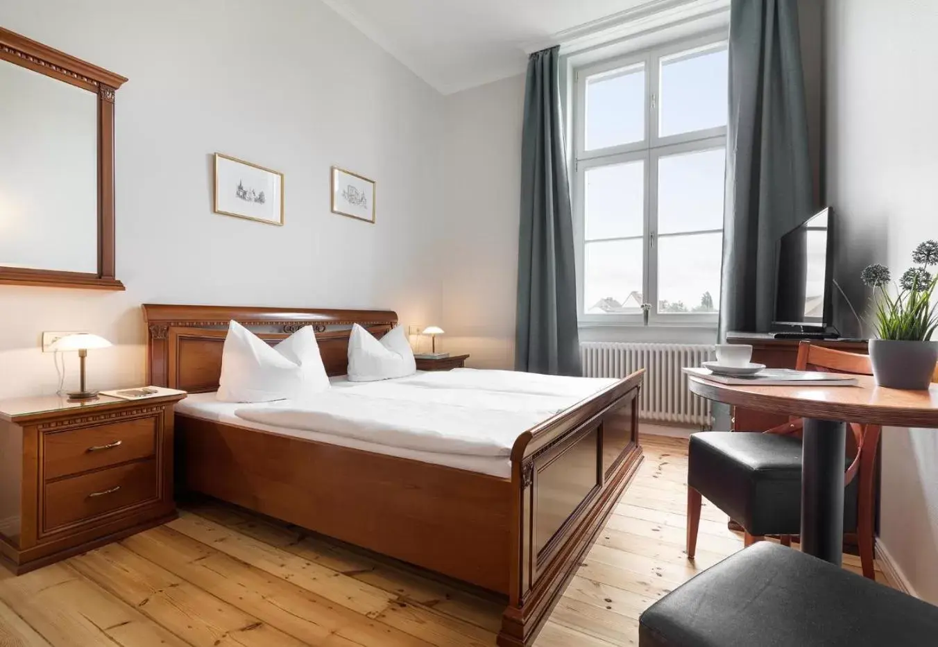 Double Room in Hotel Prinz Heinrich Double Room in Hotel Prinz Heinrich