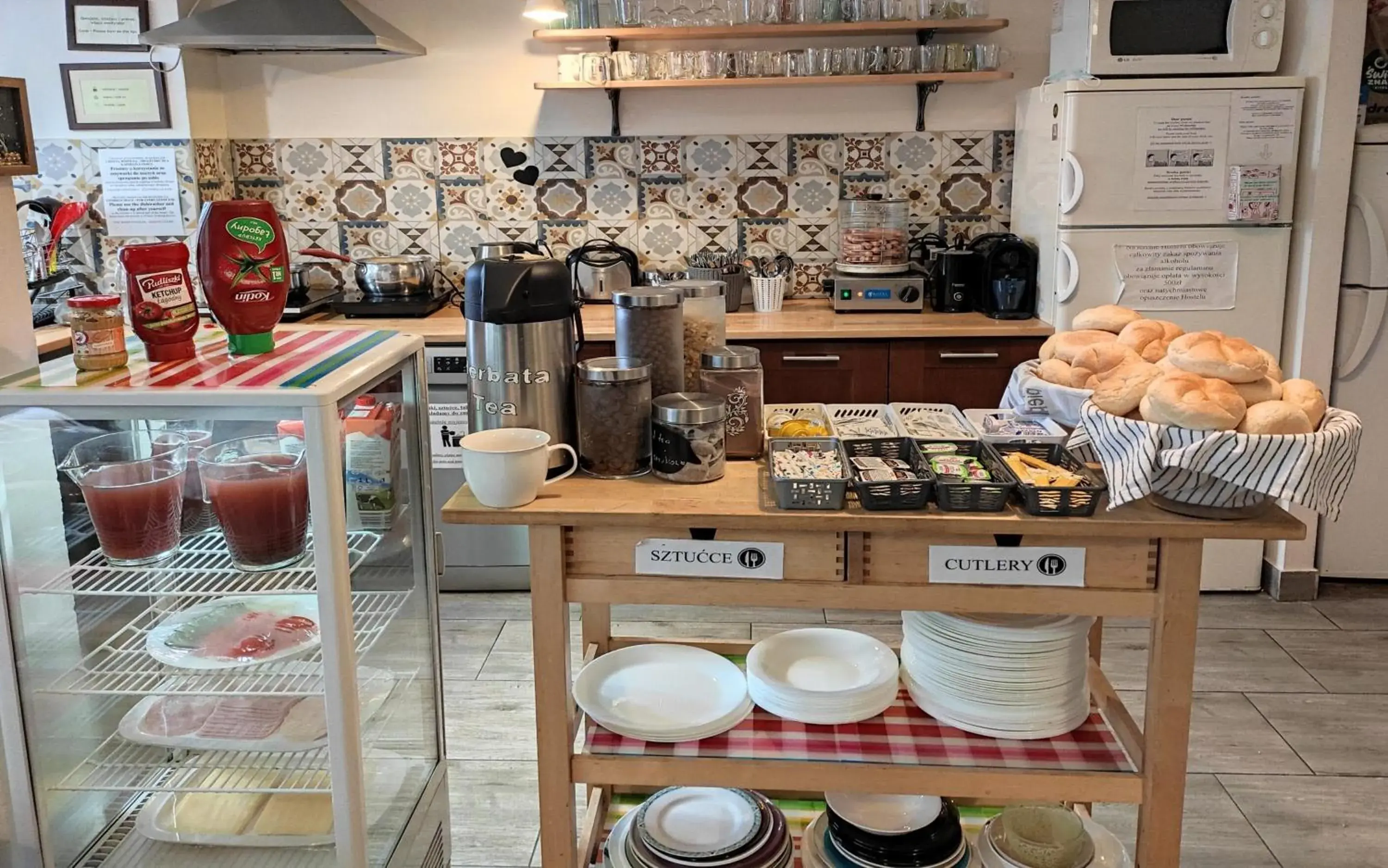 Coffee/tea facilities, Kitchen/Kitchenette in Hostel Helvetia