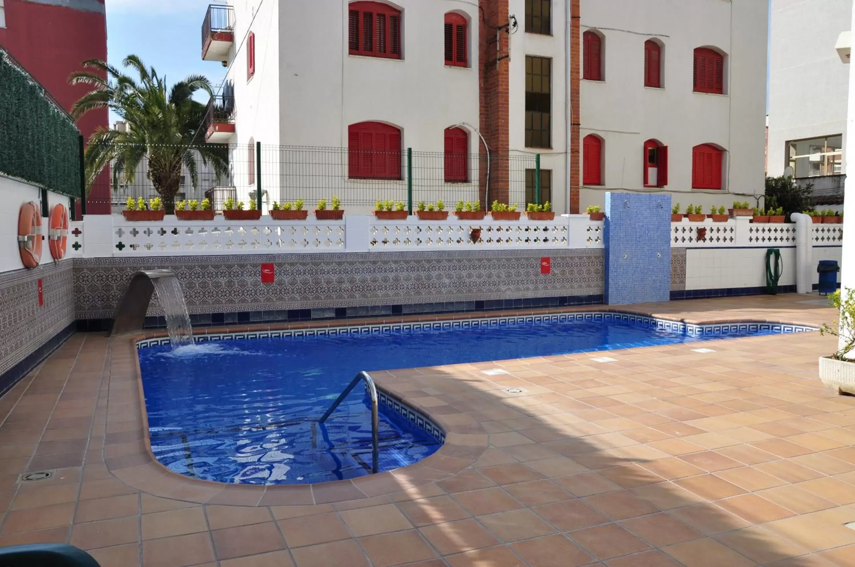 Swimming Pool in Aparthotel Safari