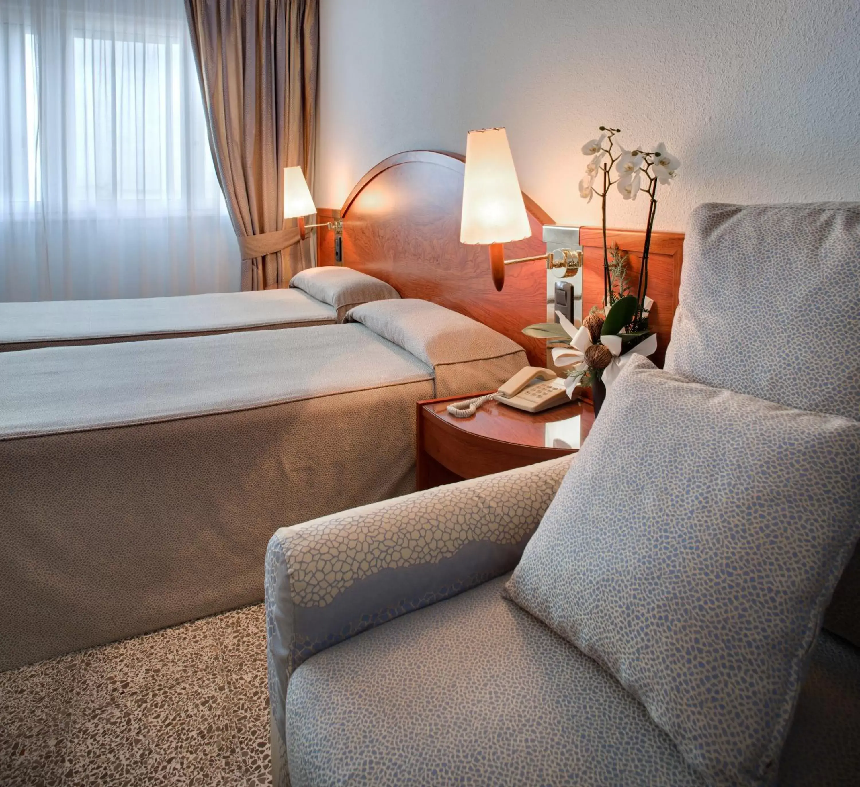 Bedroom, Seating Area in Hotel Gaudi