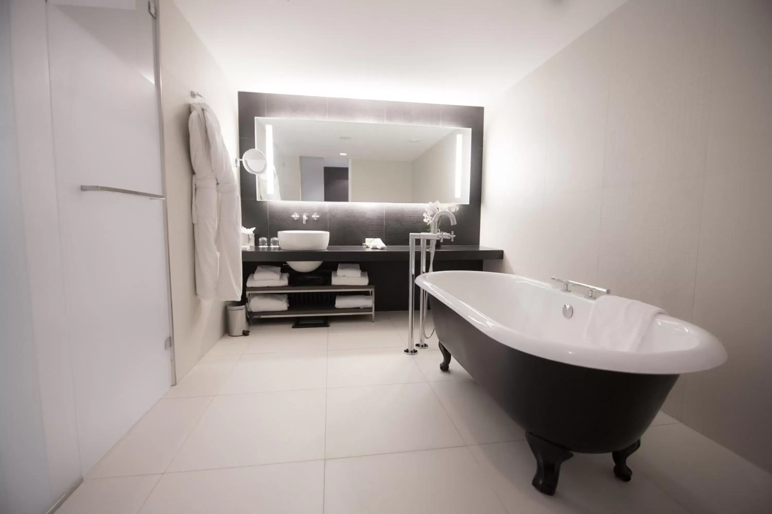Shower, Bathroom in InterContinental Marseille - Hotel Dieu, an IHG Hotel