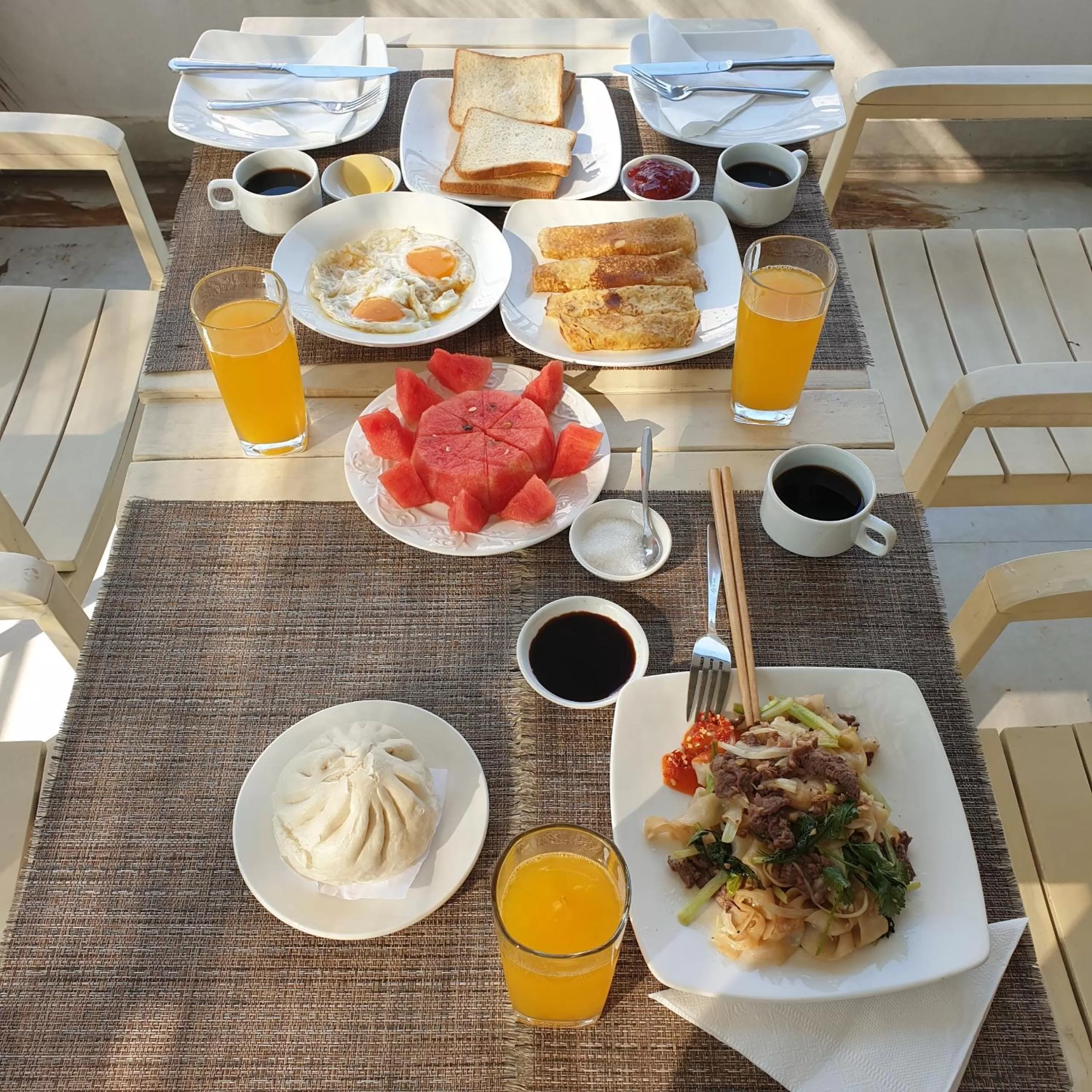 Breakfast in Chez Lotus Rose