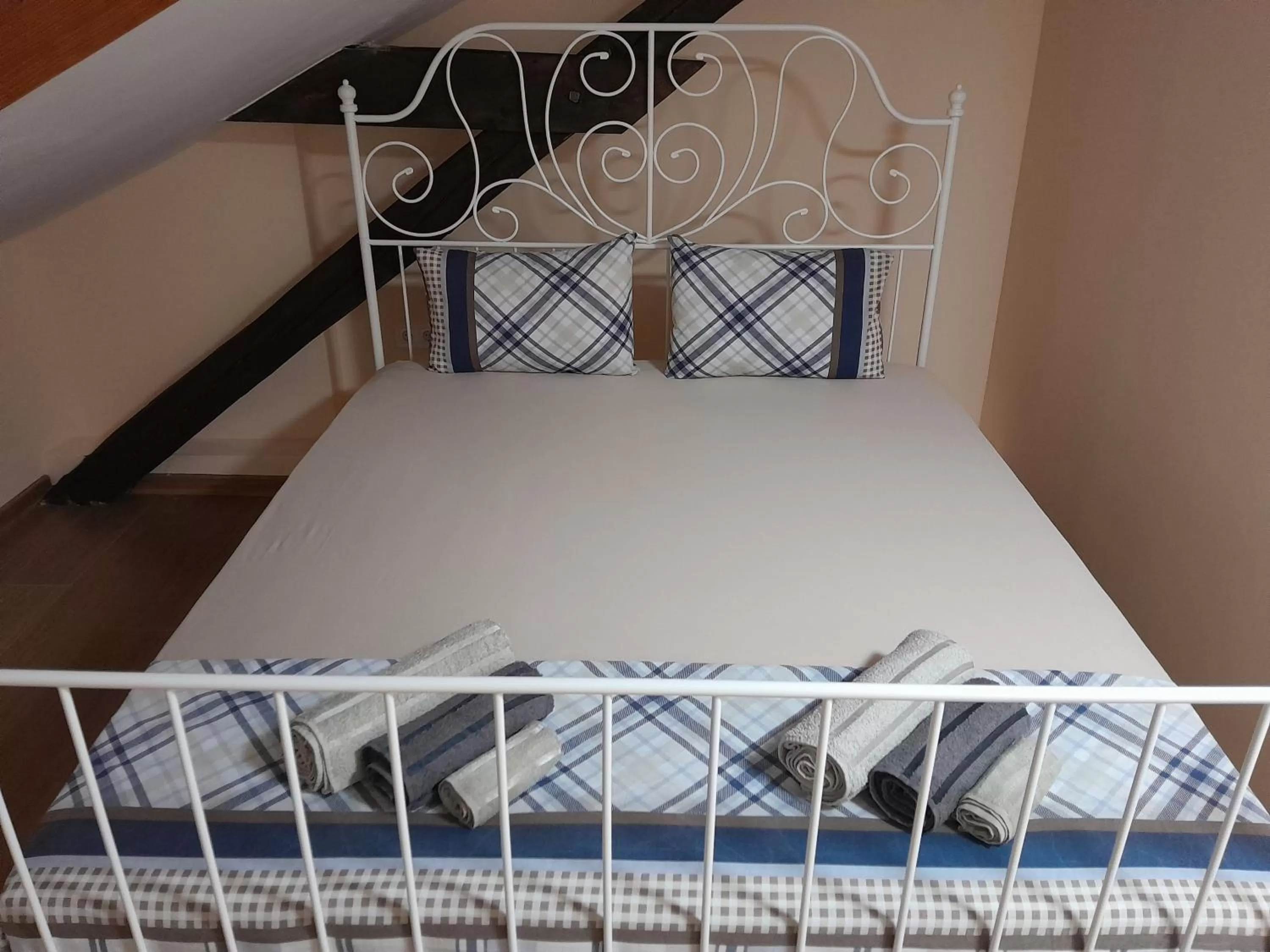 Bed in HANCHO SevenUps - KAPANA Plovdiv Center