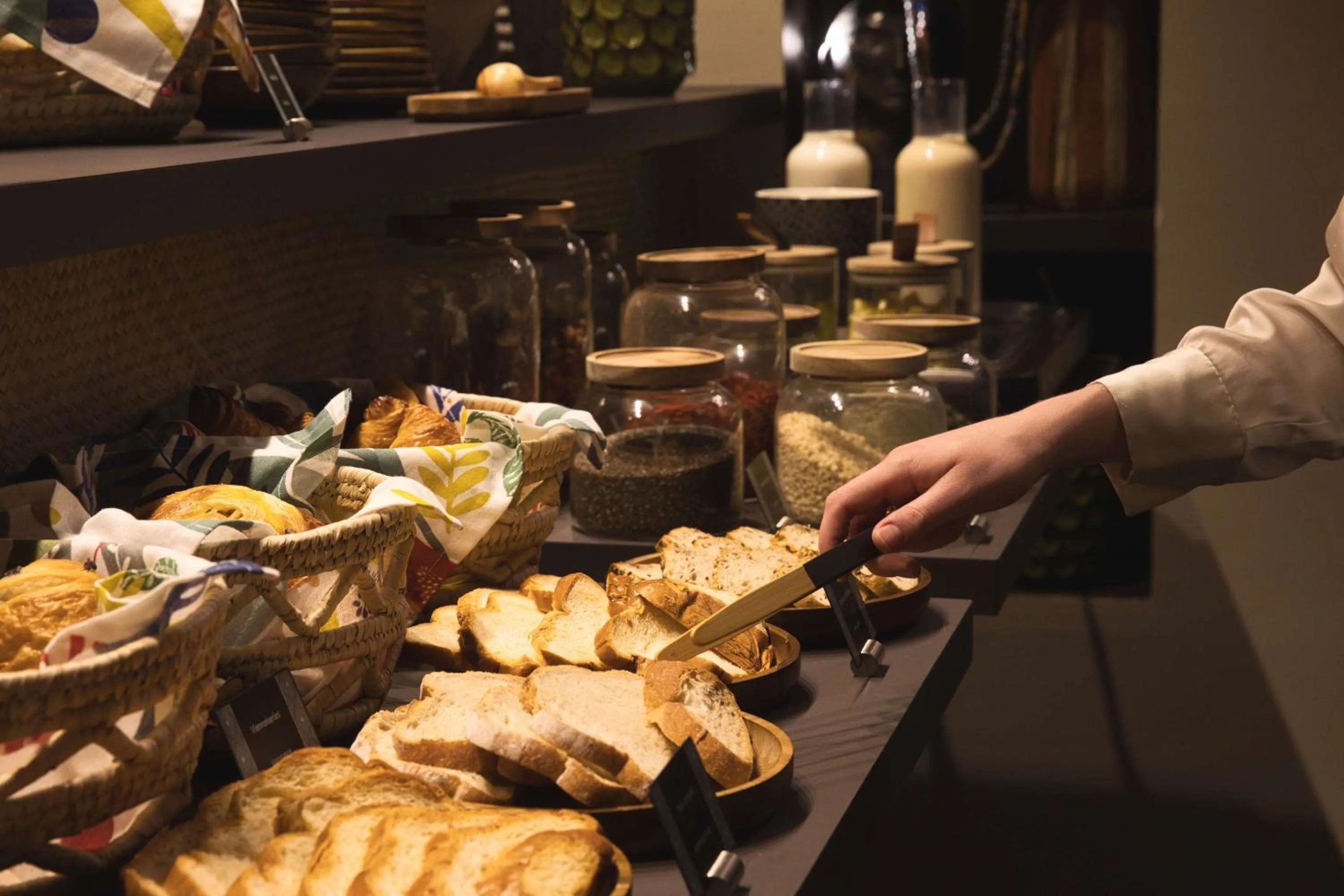 Restaurant/places to eat in Best Western Plus Up Hotel & Bar