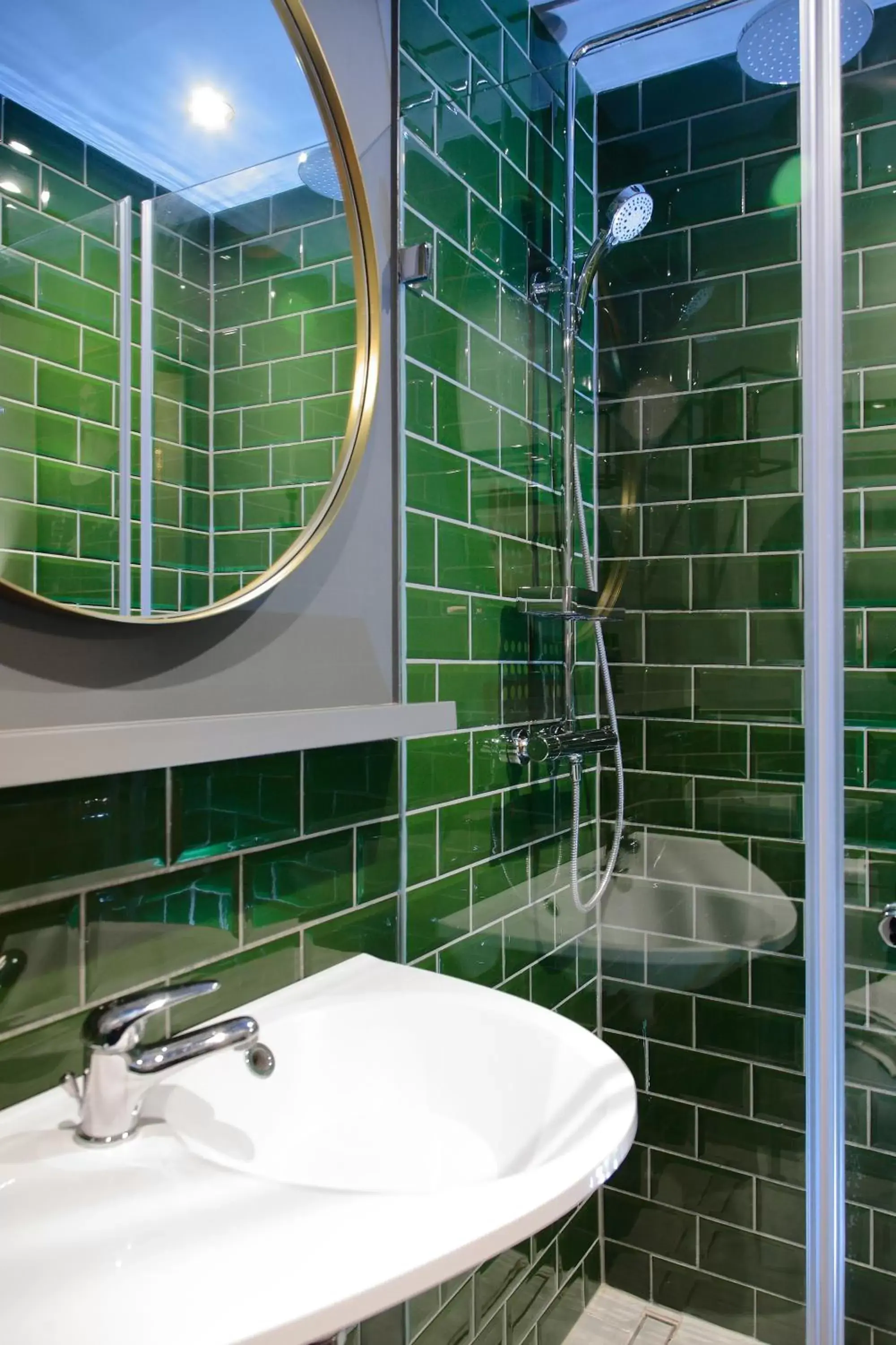 Shower, Bathroom in Leo Boutique Rooms - Adults Only