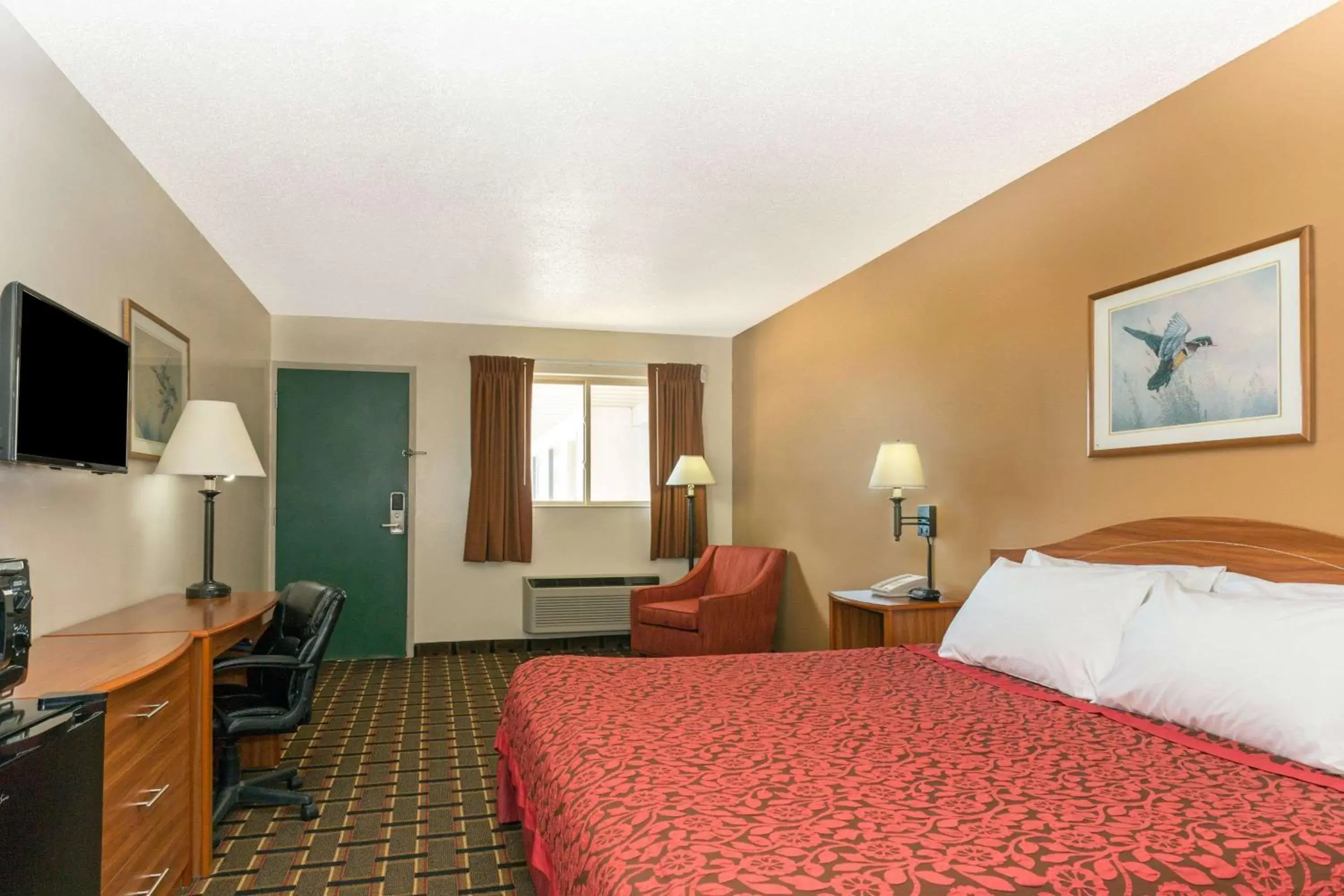 Photo of the whole room, Bed in Days Inn by Wyndham Paxton Photo of the whole room, Bed in Days Inn by Wyndham Paxton
