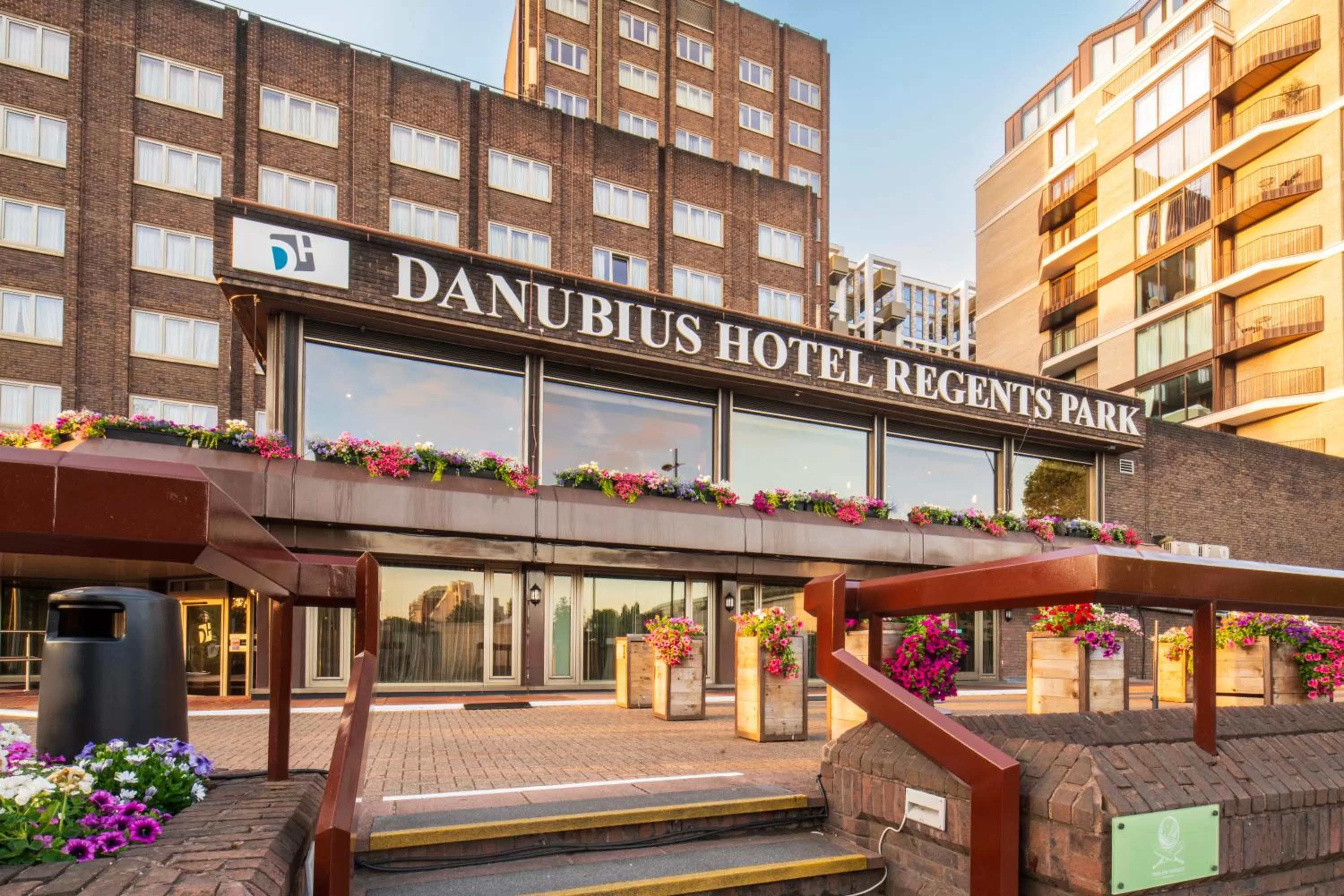 Property building in Danubius Hotel Regents Park