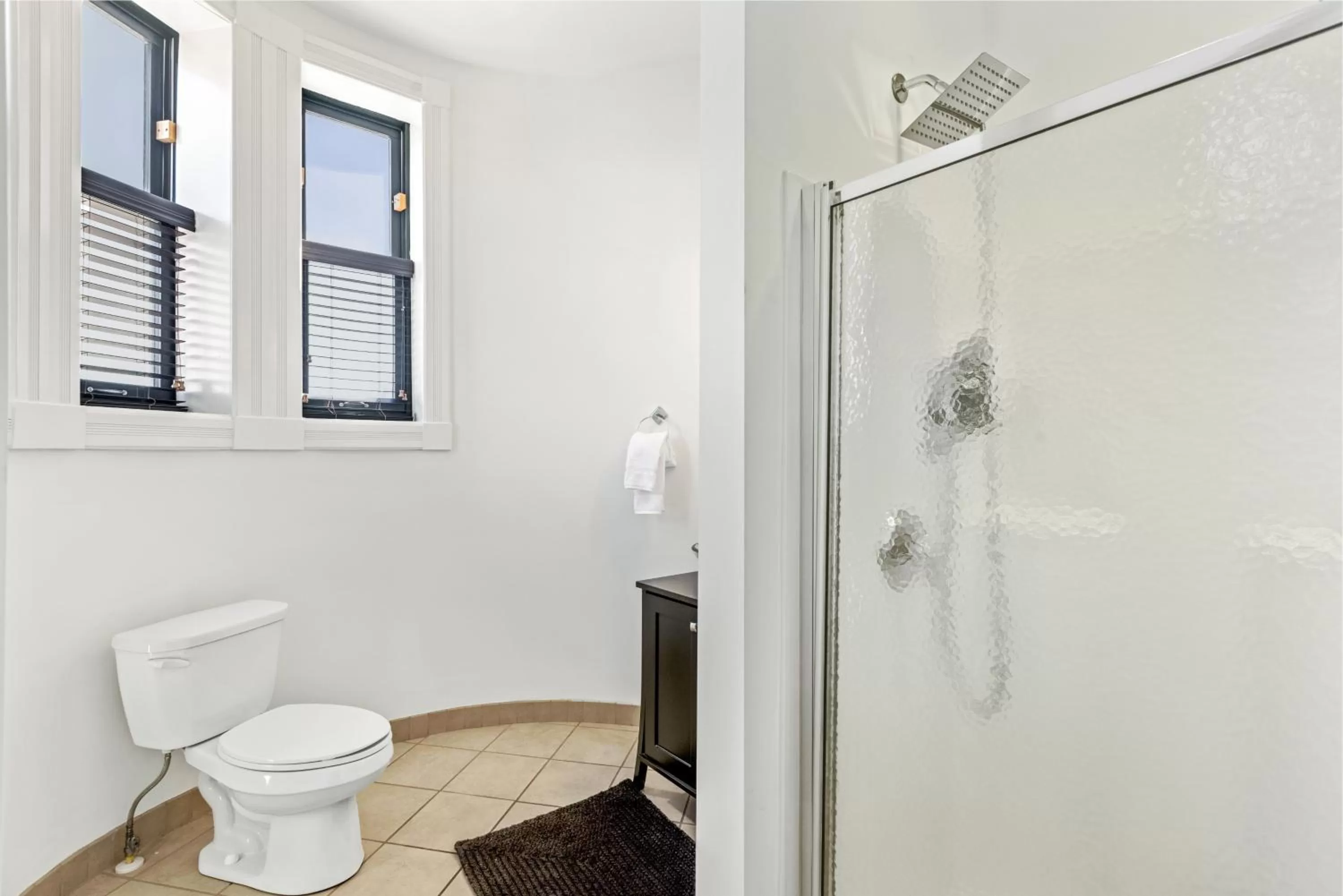 Shower, Bathroom in Brexton Hotel