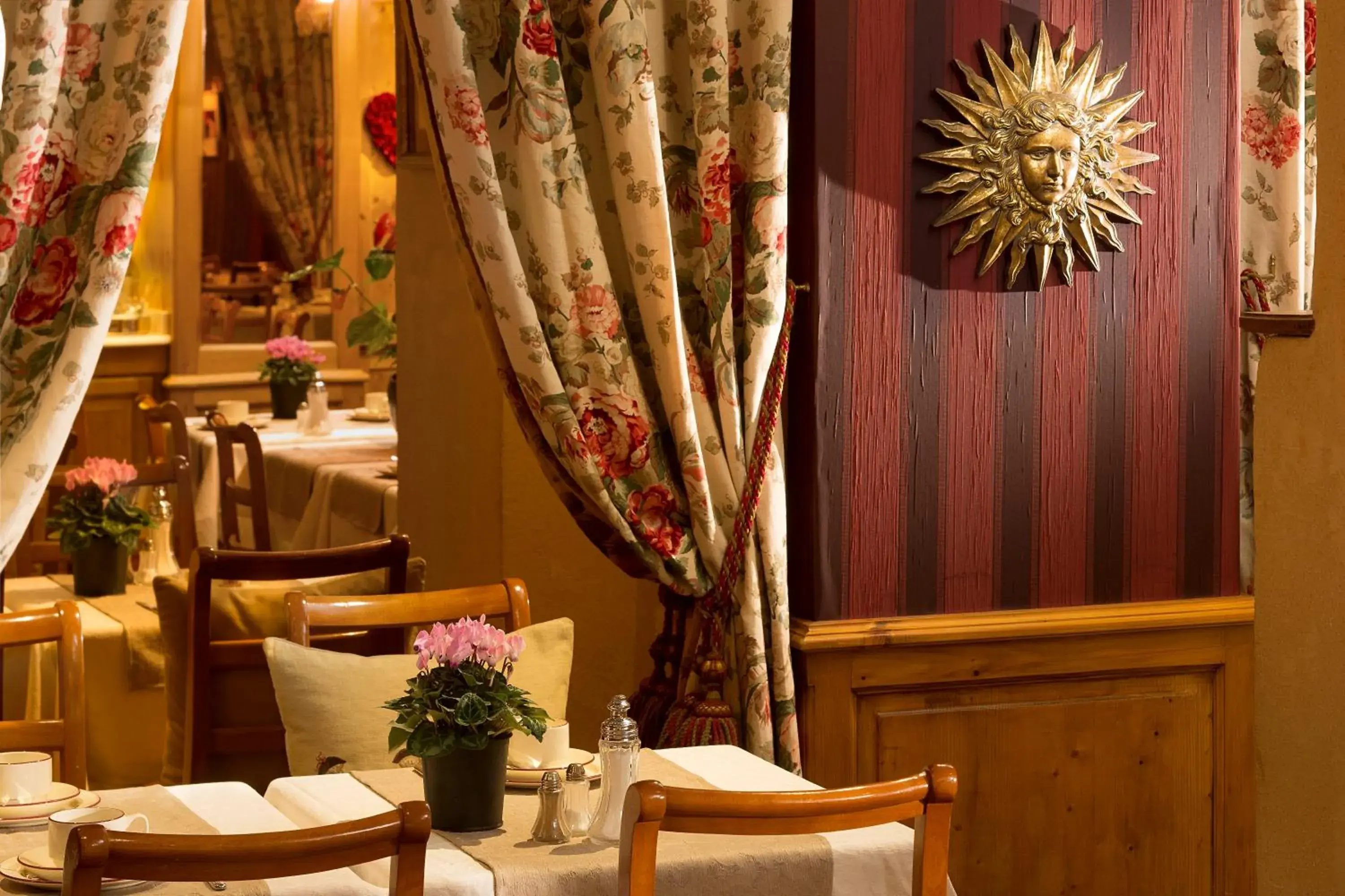 Restaurant/Places to Eat in Hotel Britannique