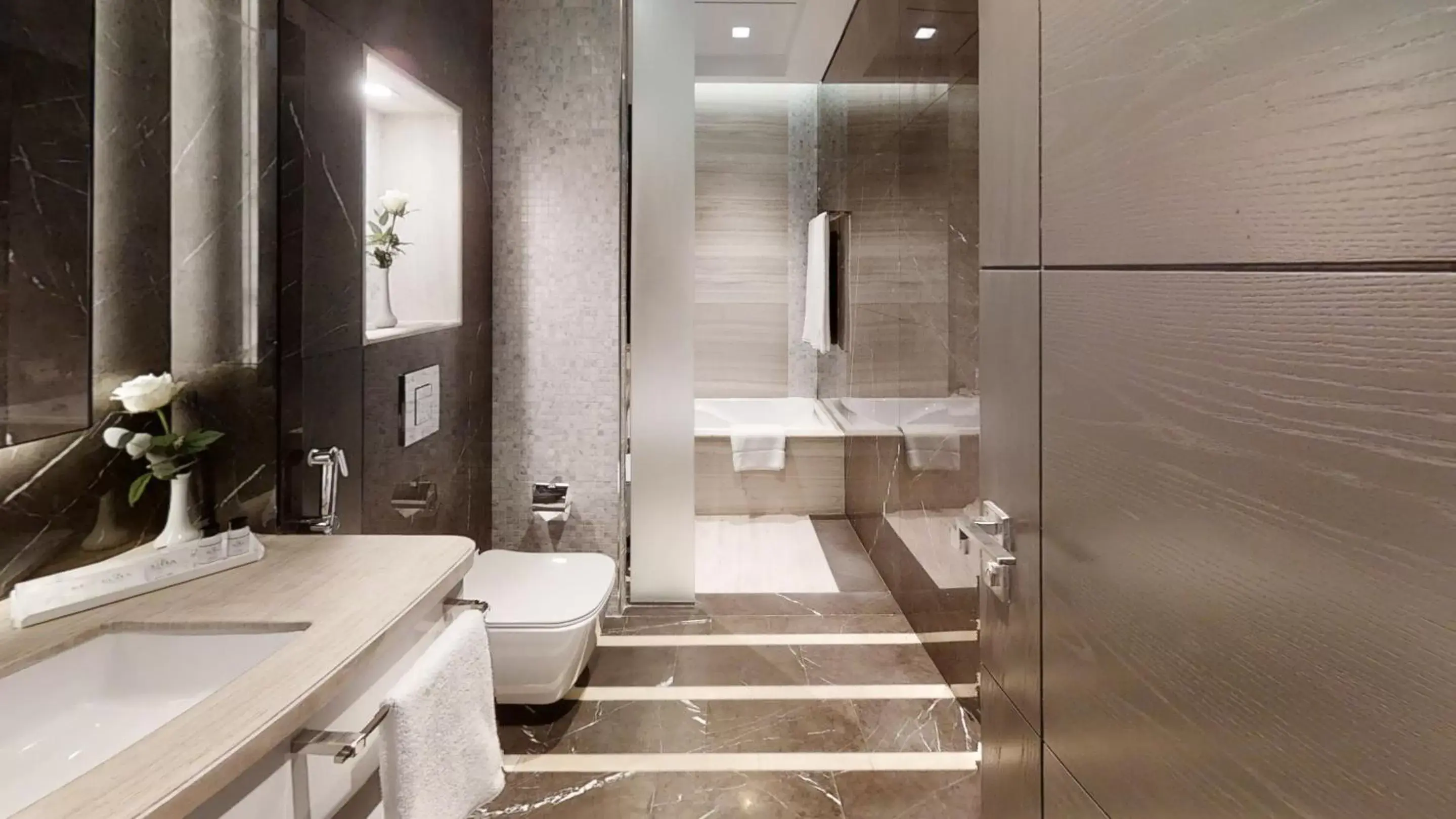 Bathroom in Suha Mina Rashid Hotel Apartments