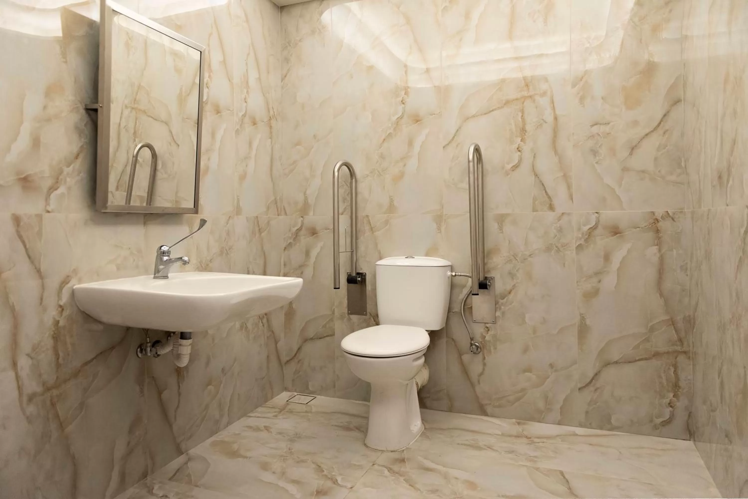 Bathroom in Green Suites Boutique Hotel