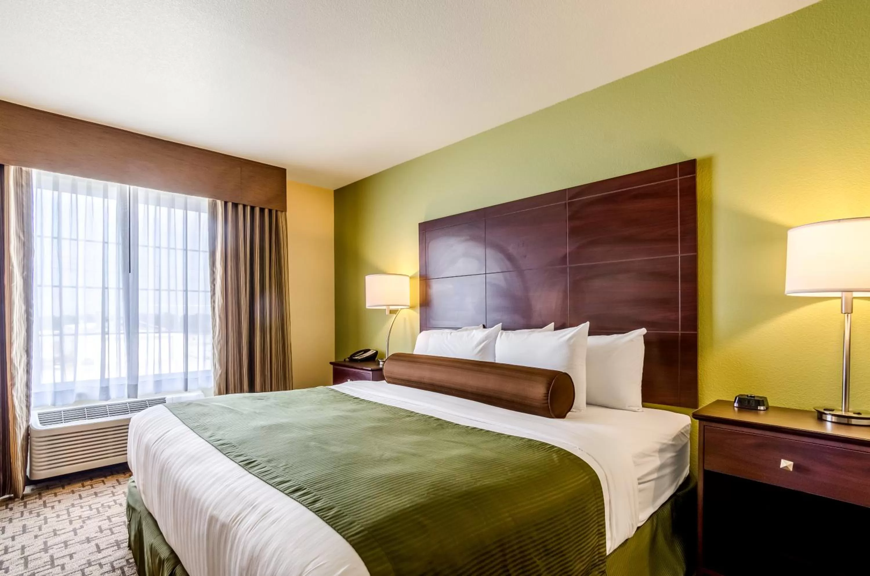 Bed in Cobblestone Hotel & Suites - McCook