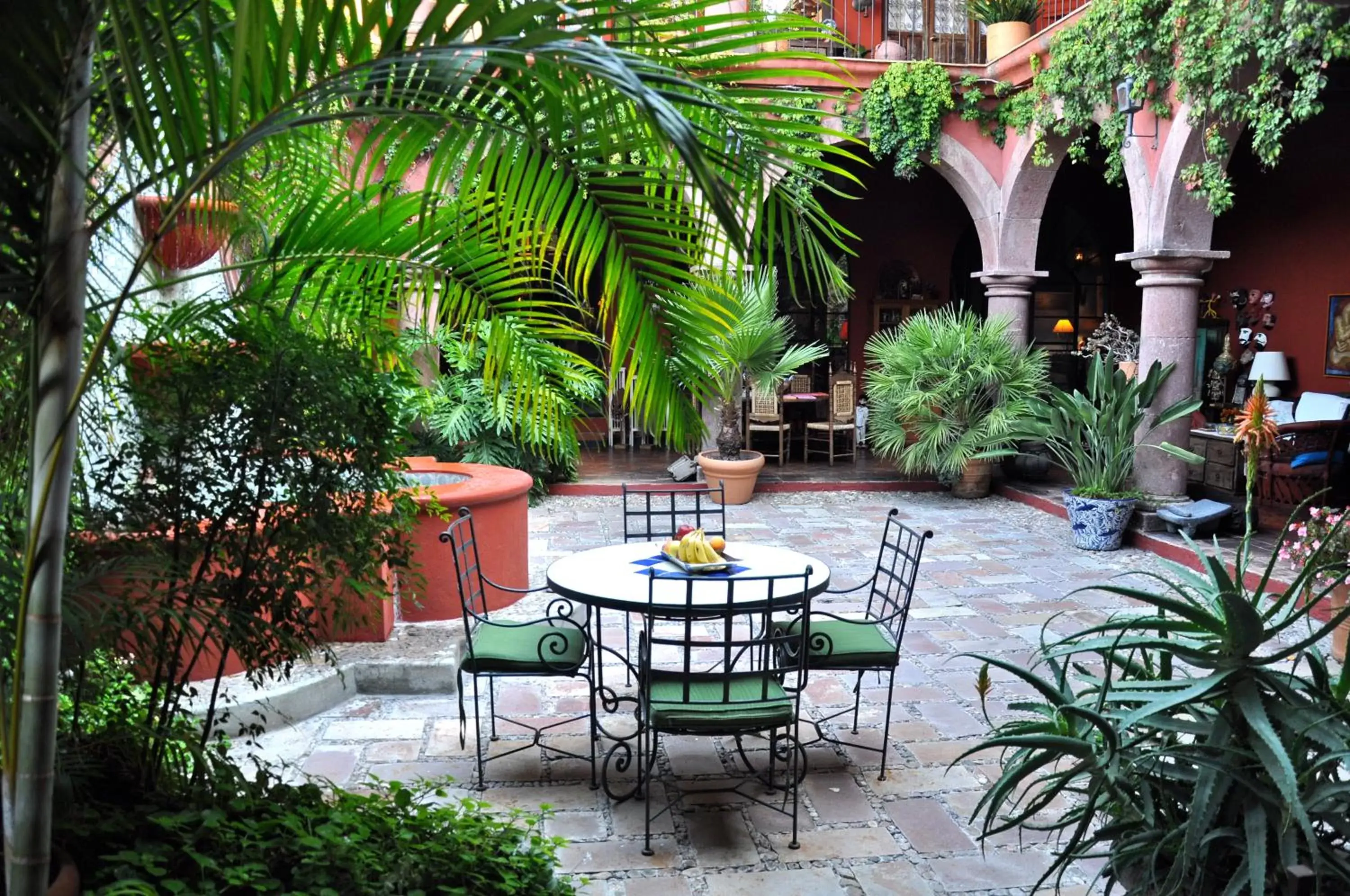 Patio in Casa de la Cuesta B&B