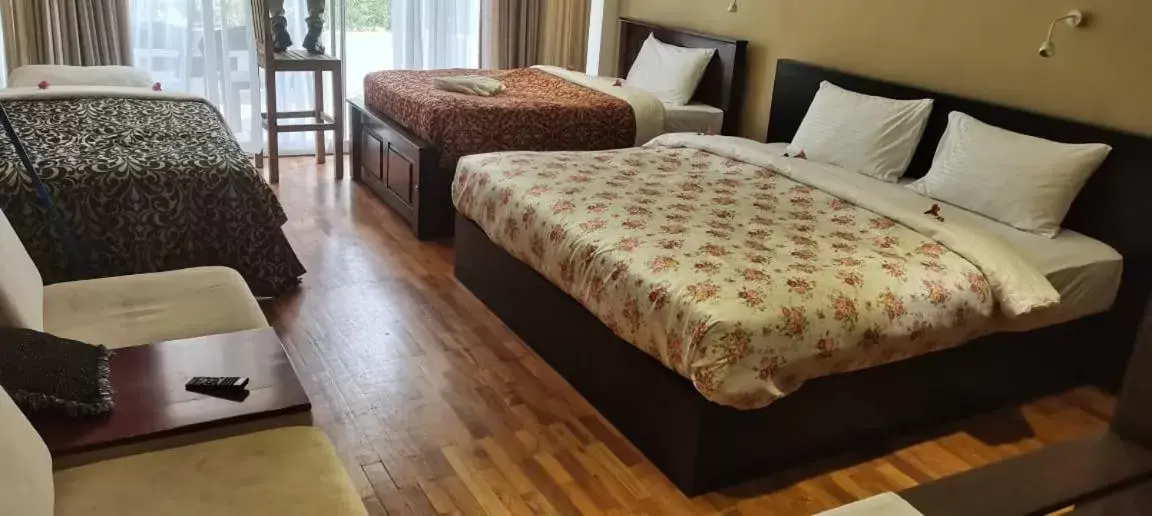 Photo of the whole room, Bed in Panorama Green View Hotel Nuwara Eliya