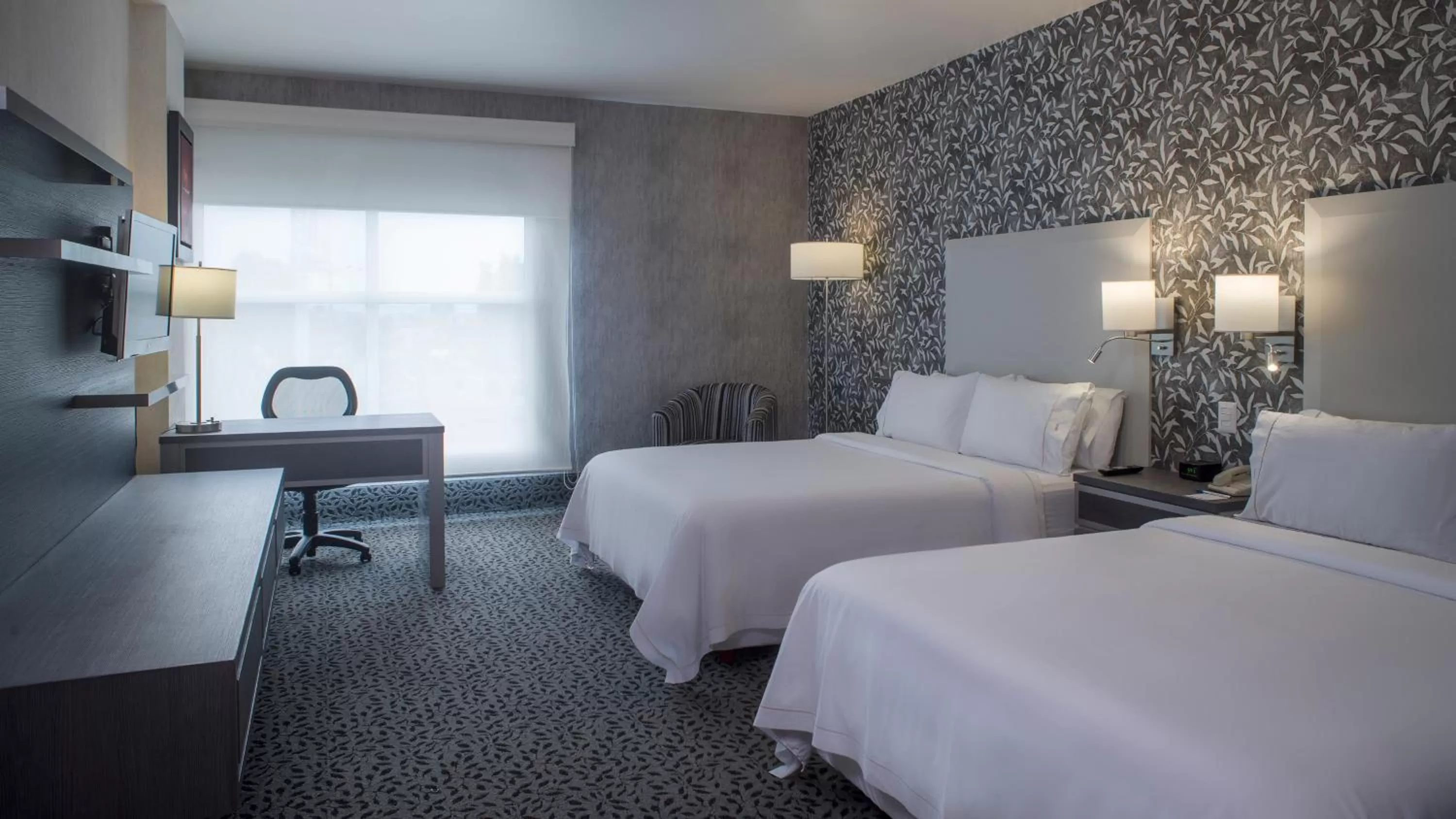 Photo of the whole room, Bed in Holiday Inn Express & Suites Queretaro by IHG